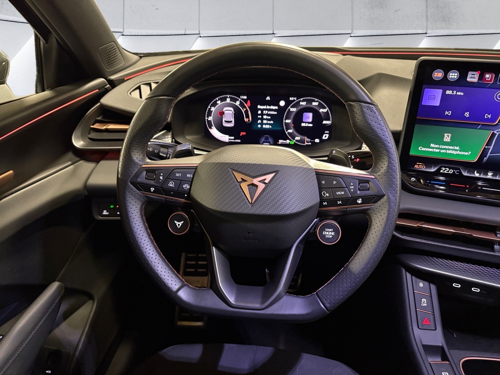 CUPRA Terramar 1.5 eTSI DSG/Caméra 360° / Area View /Intelligent Drive-Paket / Digital Drive-Paket / Paket Edge / Paket 2 "Moon Light-image-9