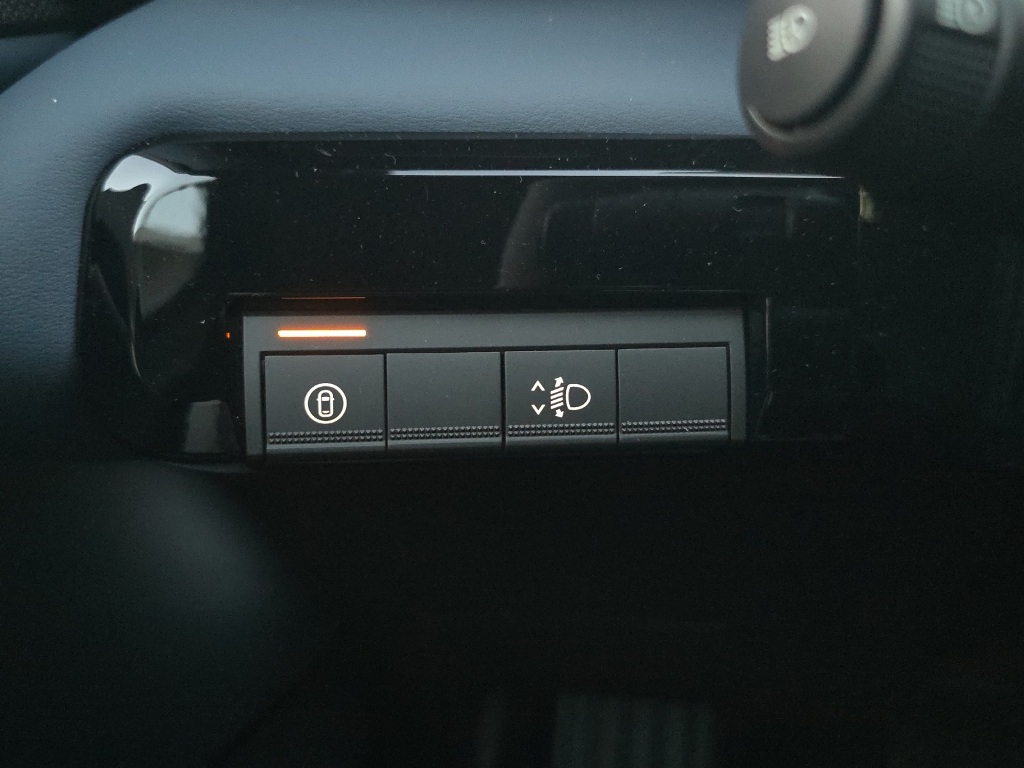 NISSAN Micra Evolve 52kWh-image-26