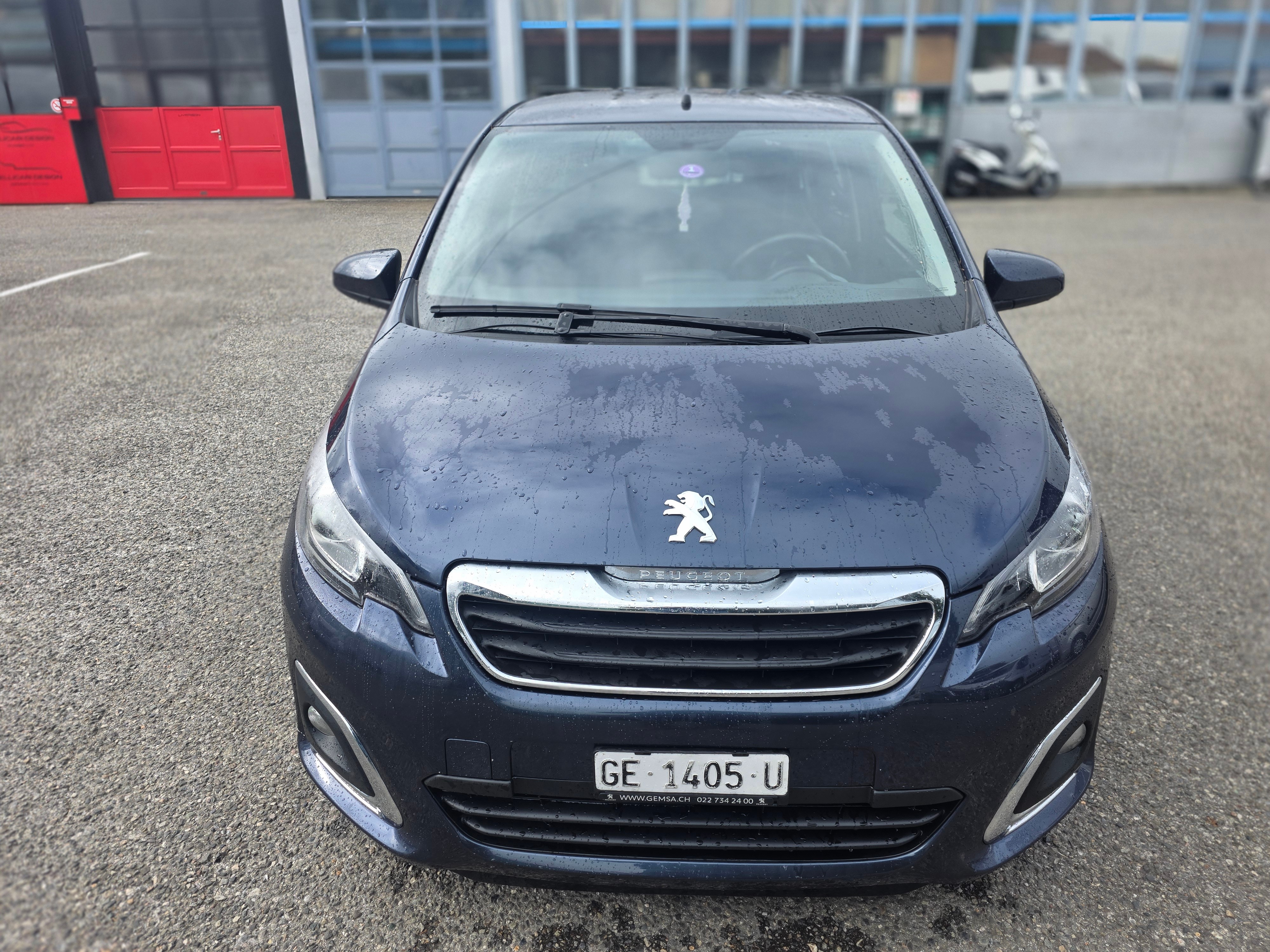 Car photo