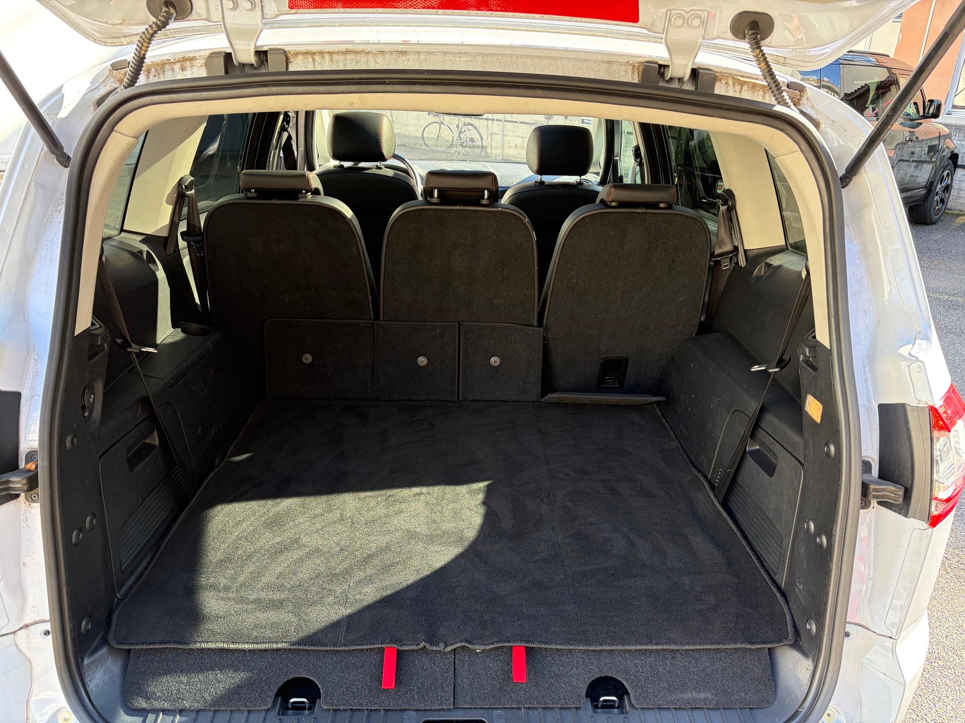 FORD S-Max 2.0 SCTi TitaniumS PowerShift-image-4