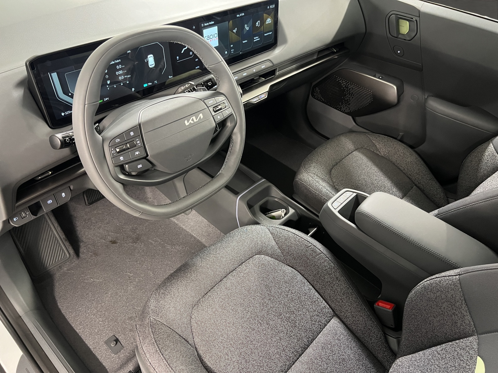KIA EV2 61 kWh Air 4P-image-5