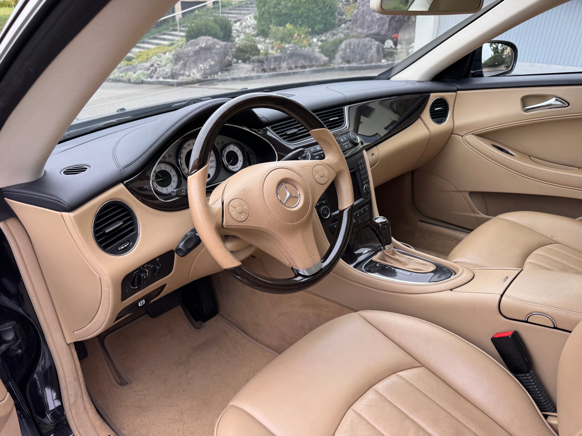 MERCEDES-BENZ CLS 350 V6 CGI-image-4