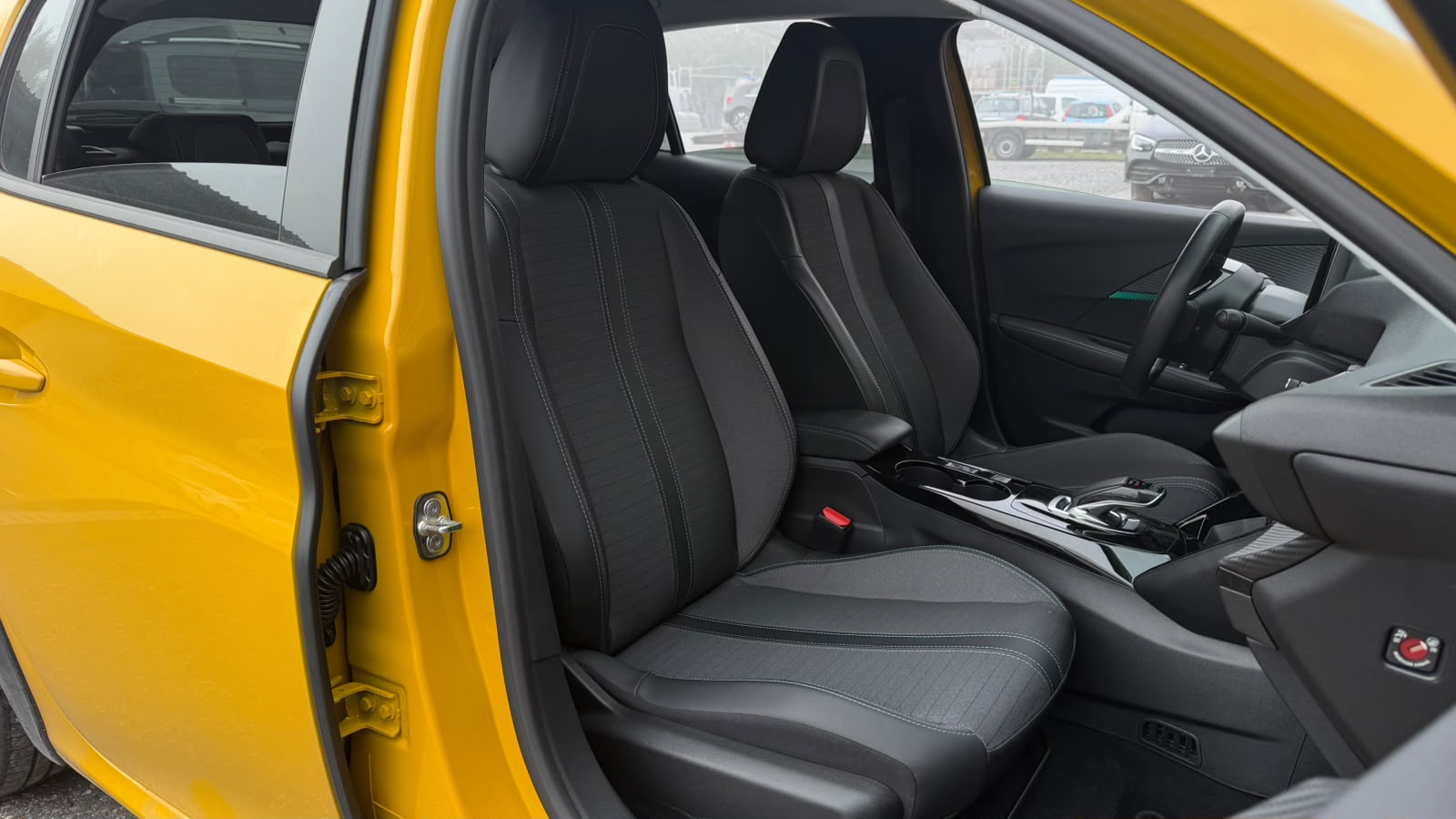 PEUGEOT 208 Elektrik GT-image-12