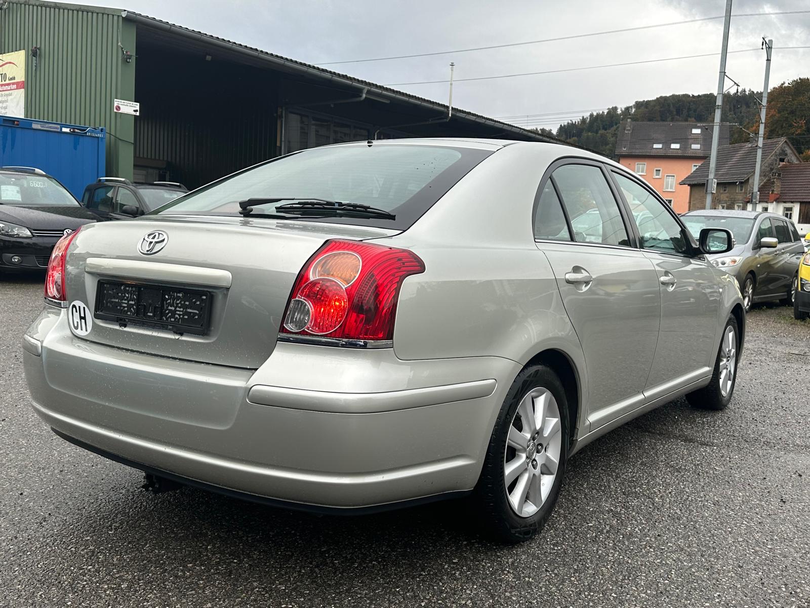 TOYOTA Avensis 2.0 D4 VVT-i Linea Sol Liftback-image-13