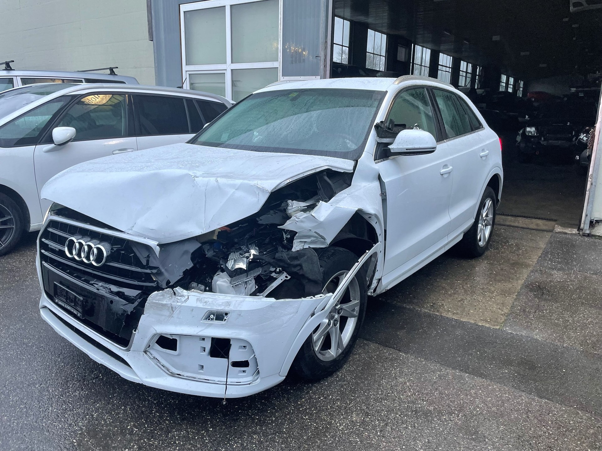 AUDI Q3 2.0 TDI quattro S-tronic-image-5