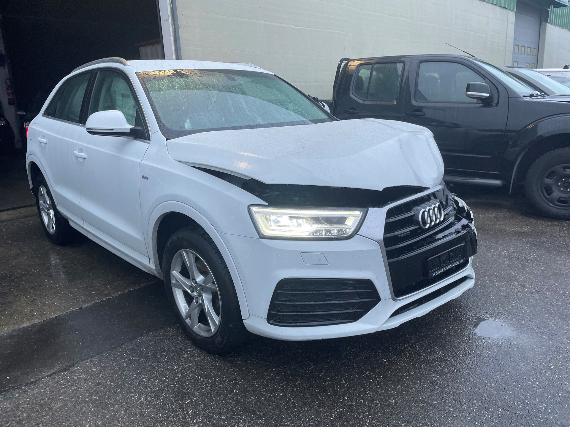 AUDI Q3 2.0 TDI quattro S-tronic-image-0