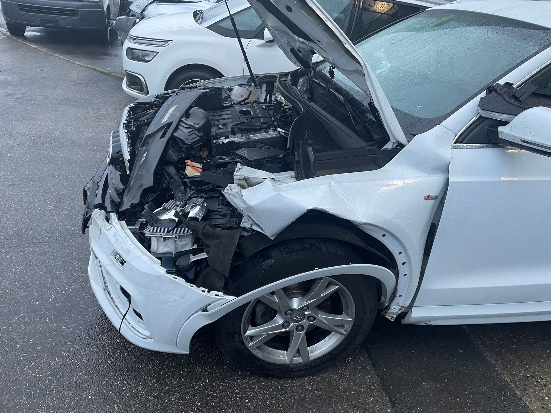 AUDI Q3 2.0 TDI quattro S-tronic-image-7