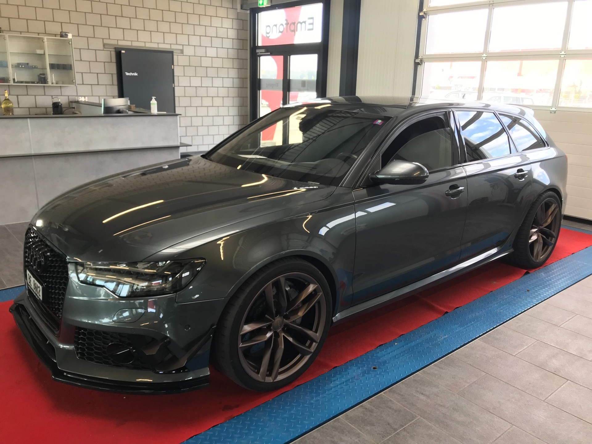 AUDI RS6 Avant 4.0 TFSI V8 quattro Tiptronic-image-0