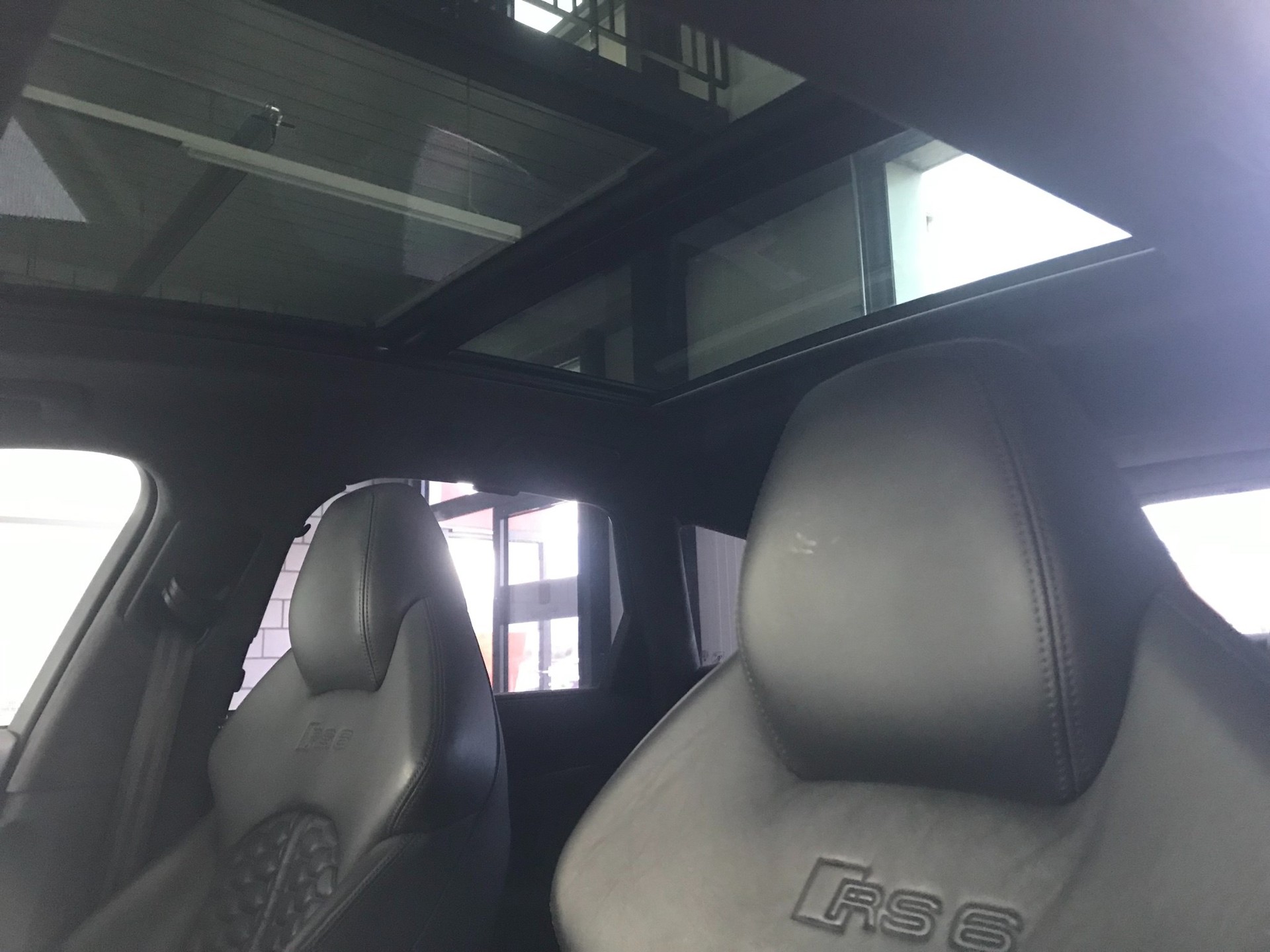 AUDI RS6 Avant 4.0 TFSI V8 quattro Tiptronic-image-10