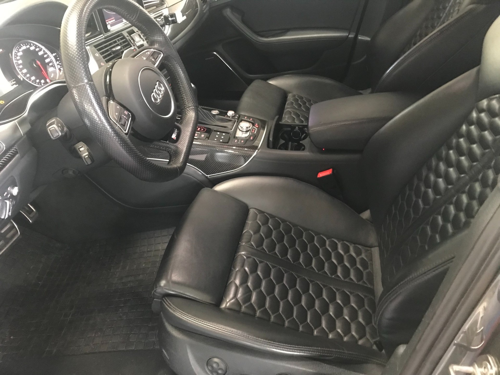AUDI RS6 Avant 4.0 TFSI V8 quattro Tiptronic-image-11