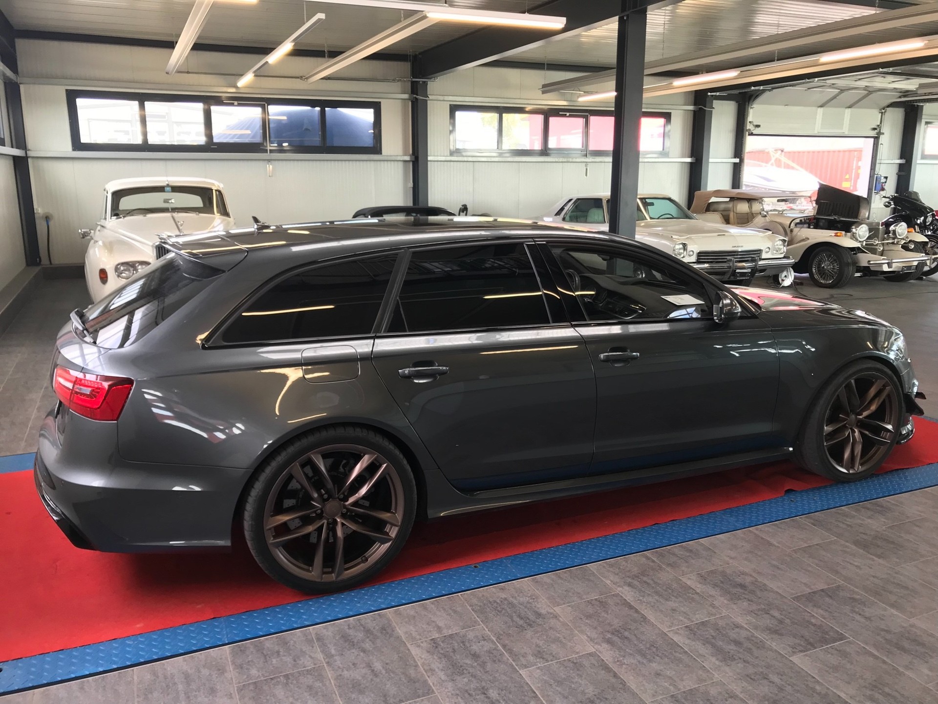 AUDI RS6 Avant 4.0 TFSI V8 quattro Tiptronic-image-2