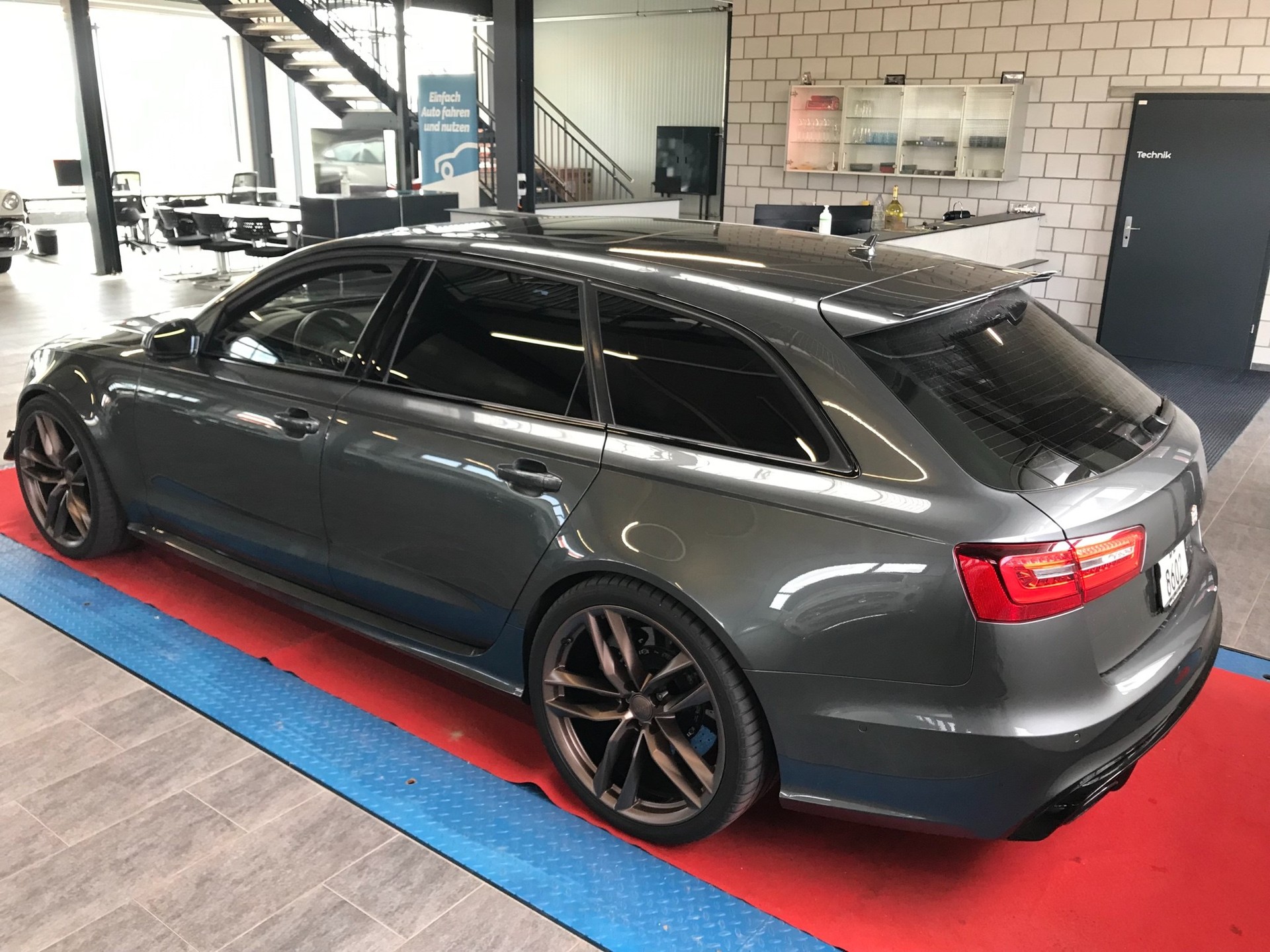 AUDI RS6 Avant 4.0 TFSI V8 quattro Tiptronic-image-3