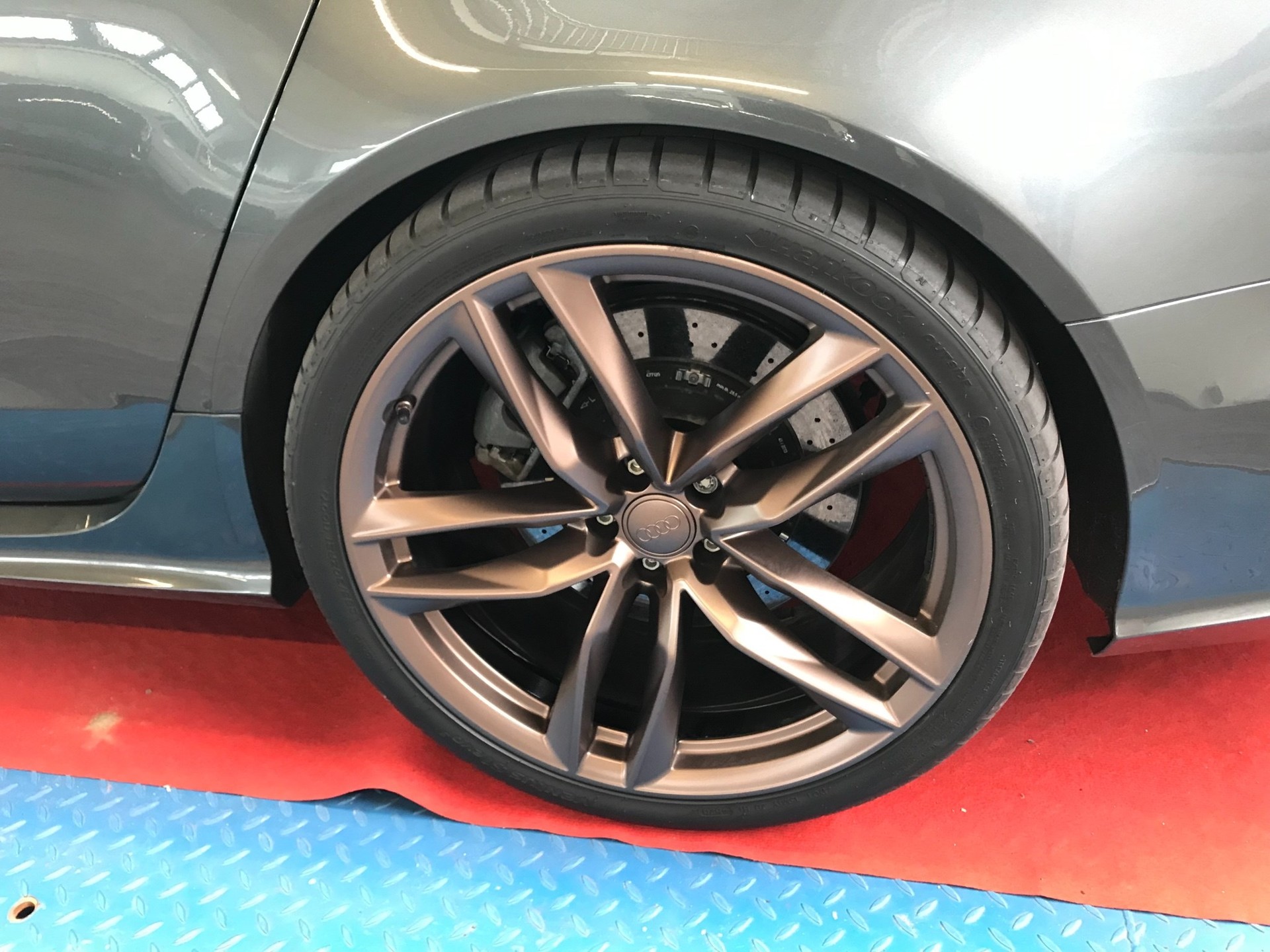 AUDI RS6 Avant 4.0 TFSI V8 quattro Tiptronic-image-7