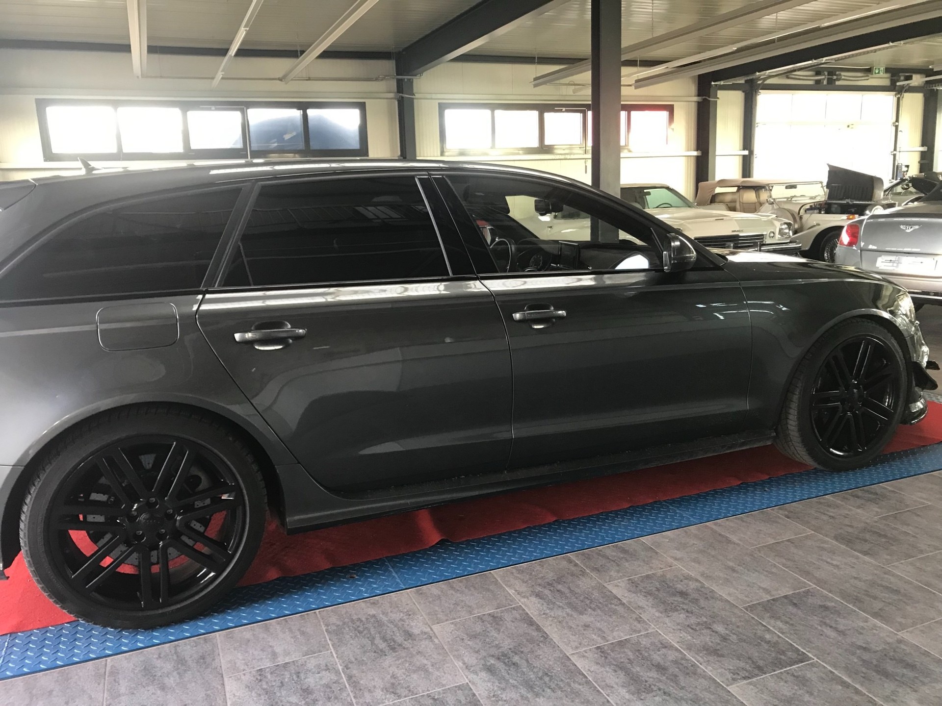 AUDI RS6 Avant 4.0 TFSI V8 quattro Tiptronic-image-8