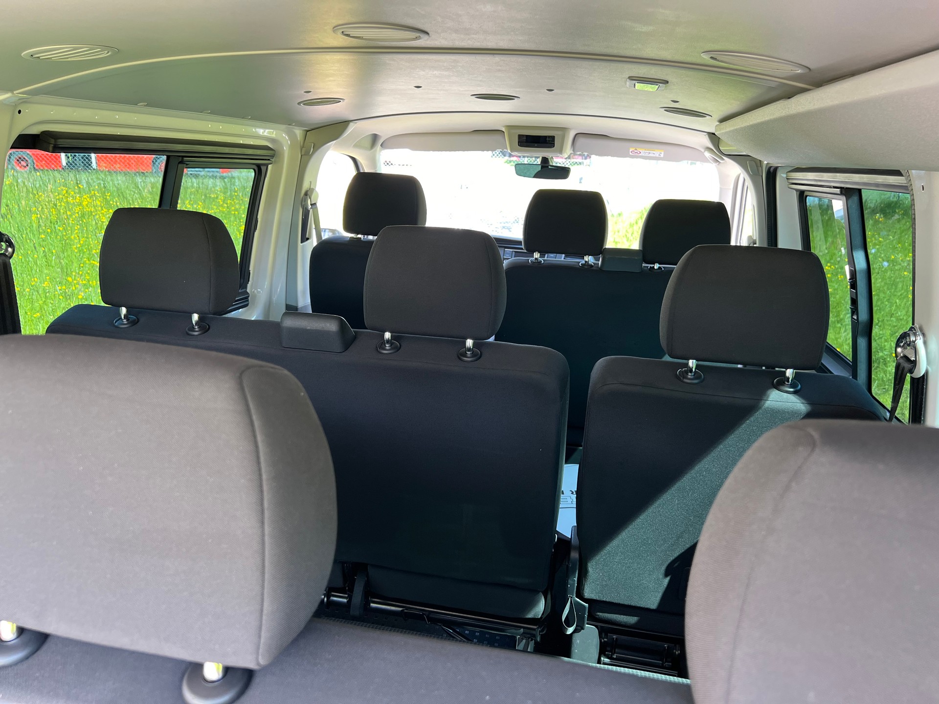 VW VW T6.1 "BULLI BUS" BI COLOR .AUTOMAT. 9 PLÄTZER. 18" ALU NEU. CH WAGEN. TOP GEPFLEGT. MIT GARANTIE. LEASING 450.--image-25