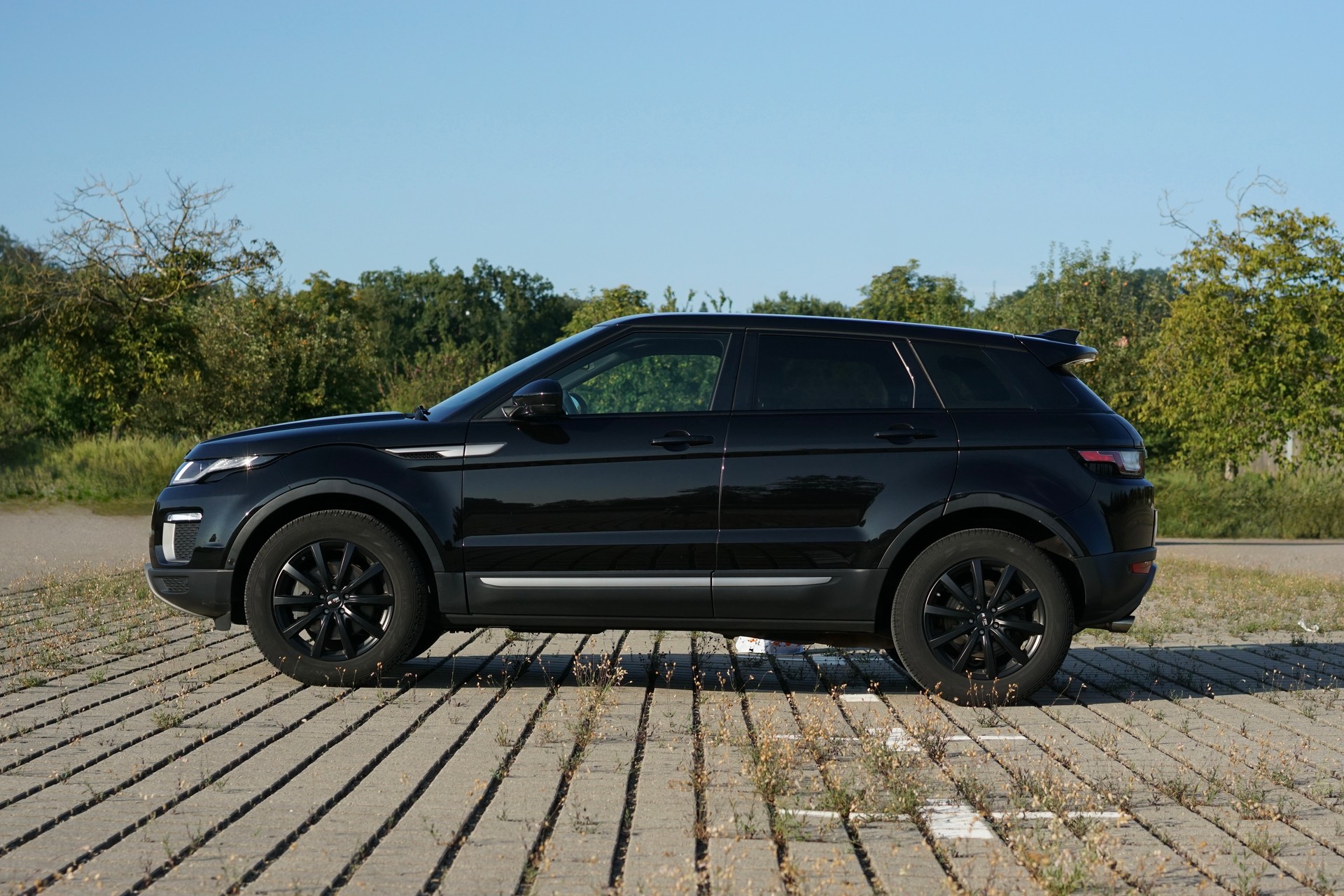 LAND ROVER Range Rover Evoque 2.0 TD4 SE AT9-image-3