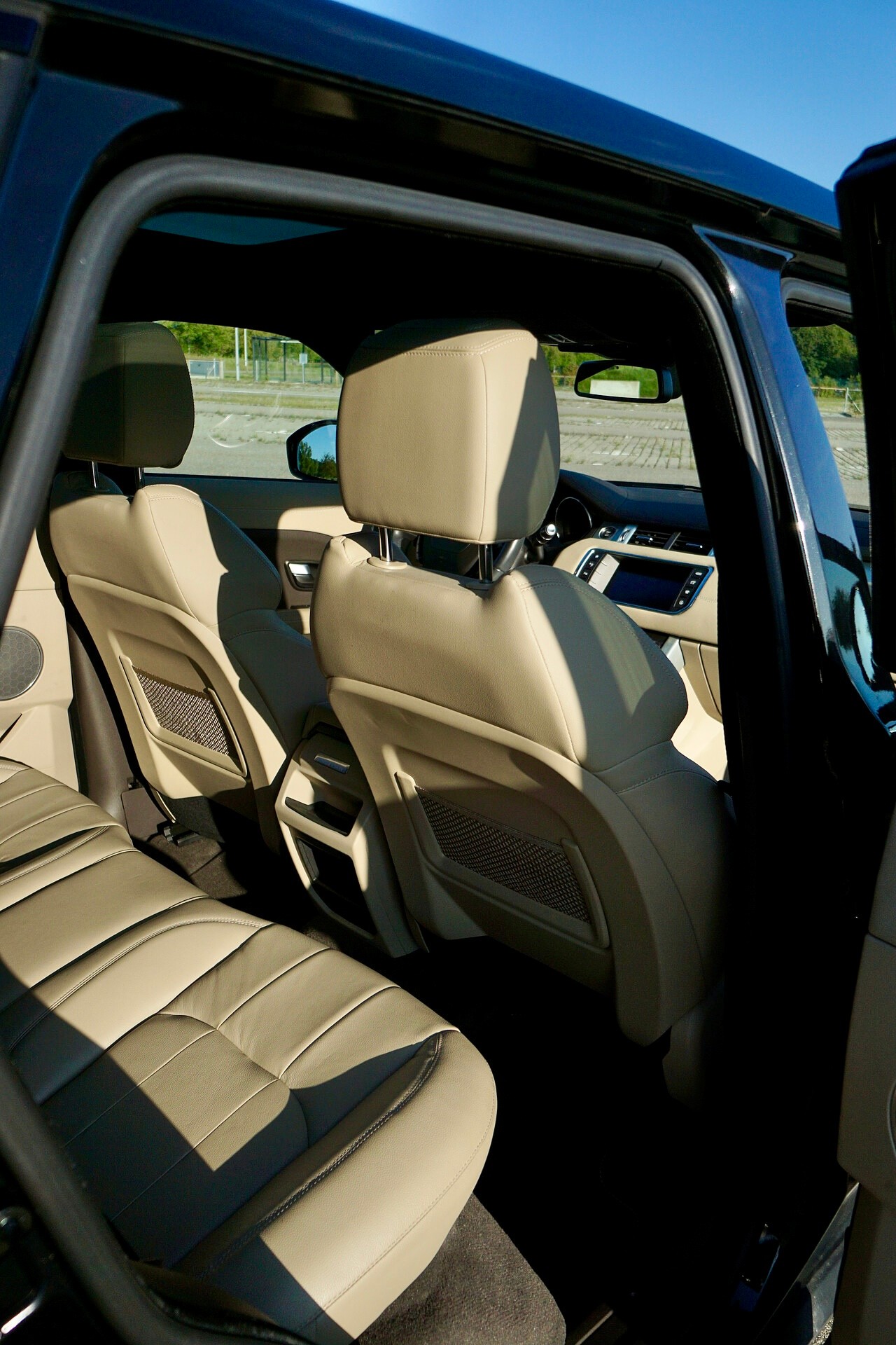 LAND ROVER Range Rover Evoque 2.0 TD4 SE AT9-image-7