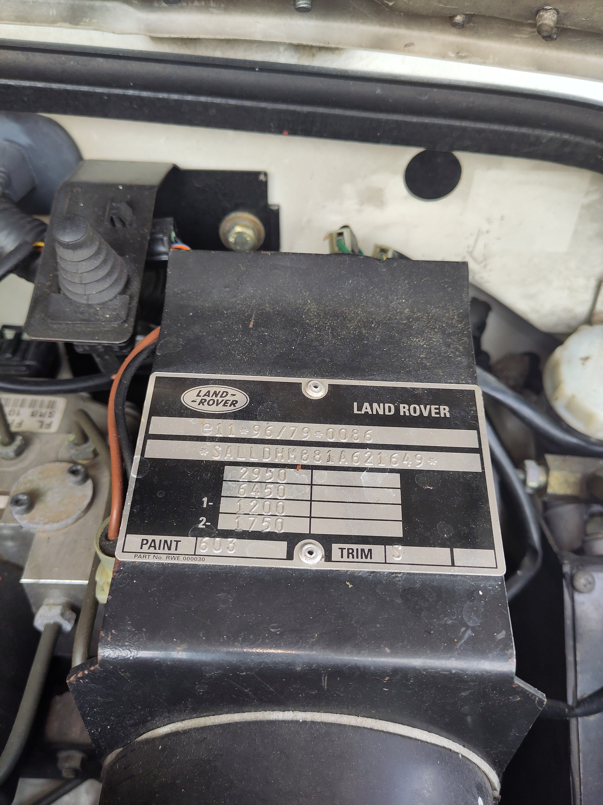 LAND ROVER Defender 110 SW 2.5 Td5-image-14