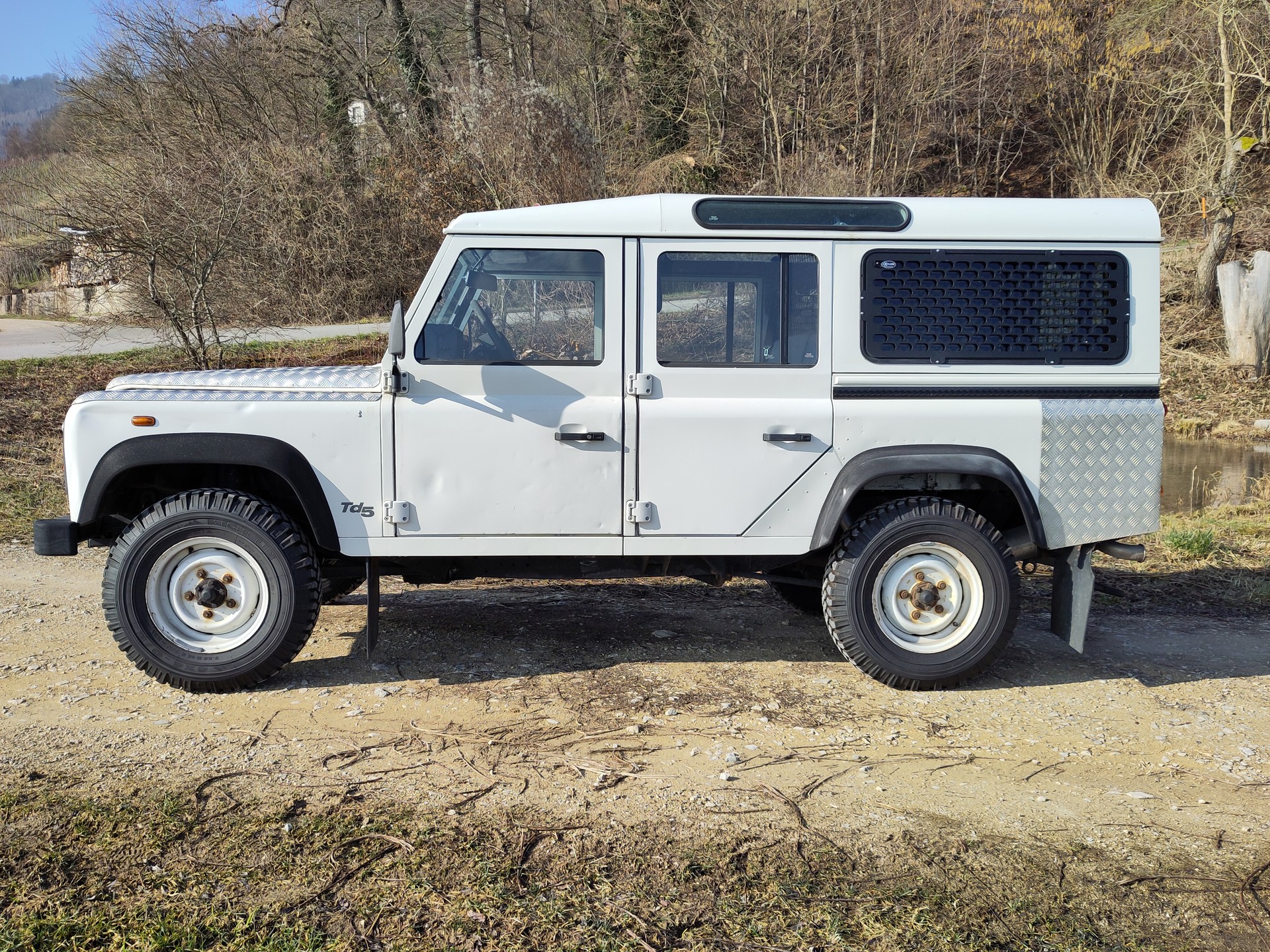 LAND ROVER Defender 110 SW 2.5 Td5-image-2