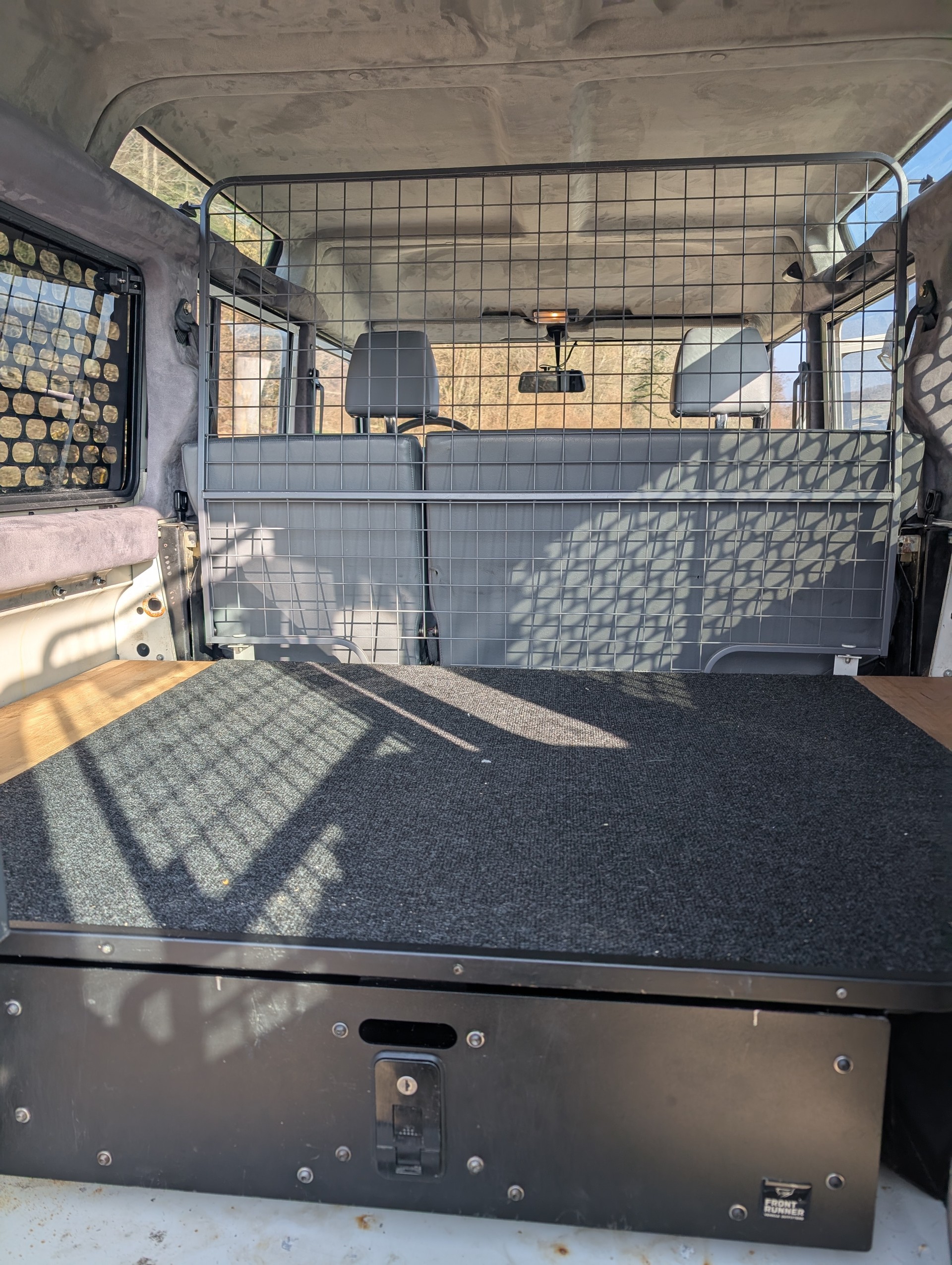 LAND ROVER Defender 110 SW 2.5 Td5-image-10