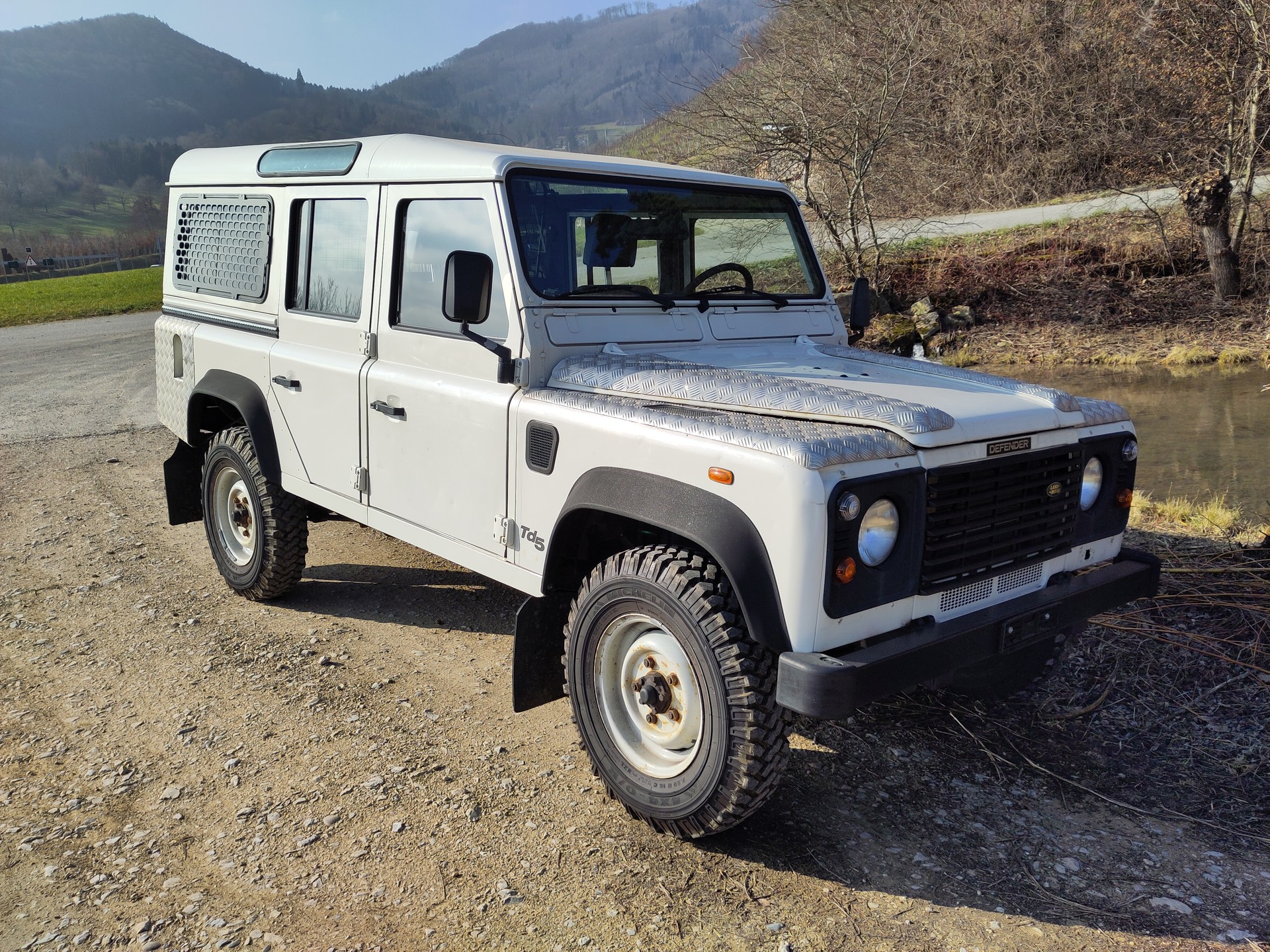 LAND ROVER Defender 110 SW 2.5 Td5-image-4