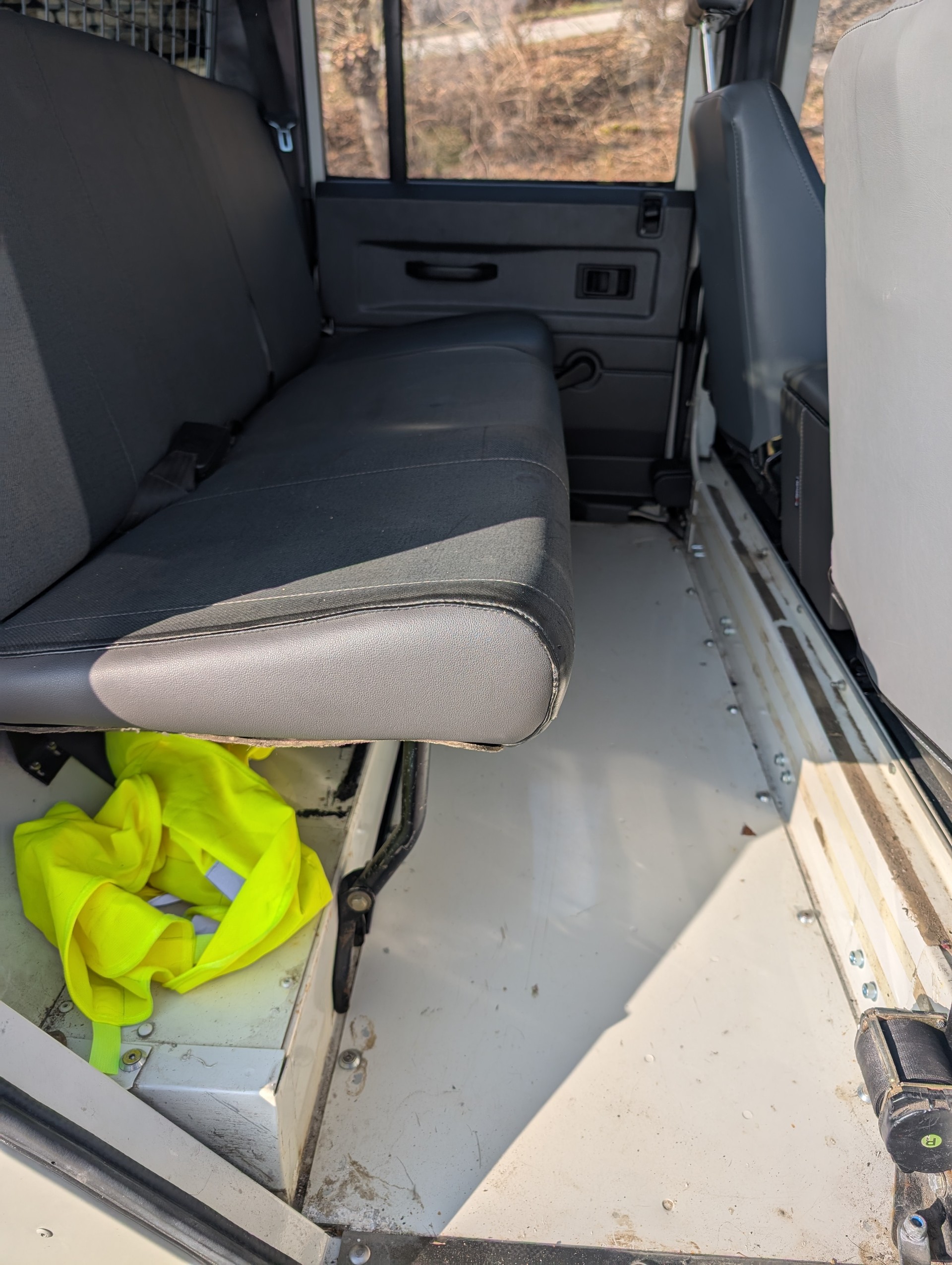LAND ROVER Defender 110 SW 2.5 Td5-image-9