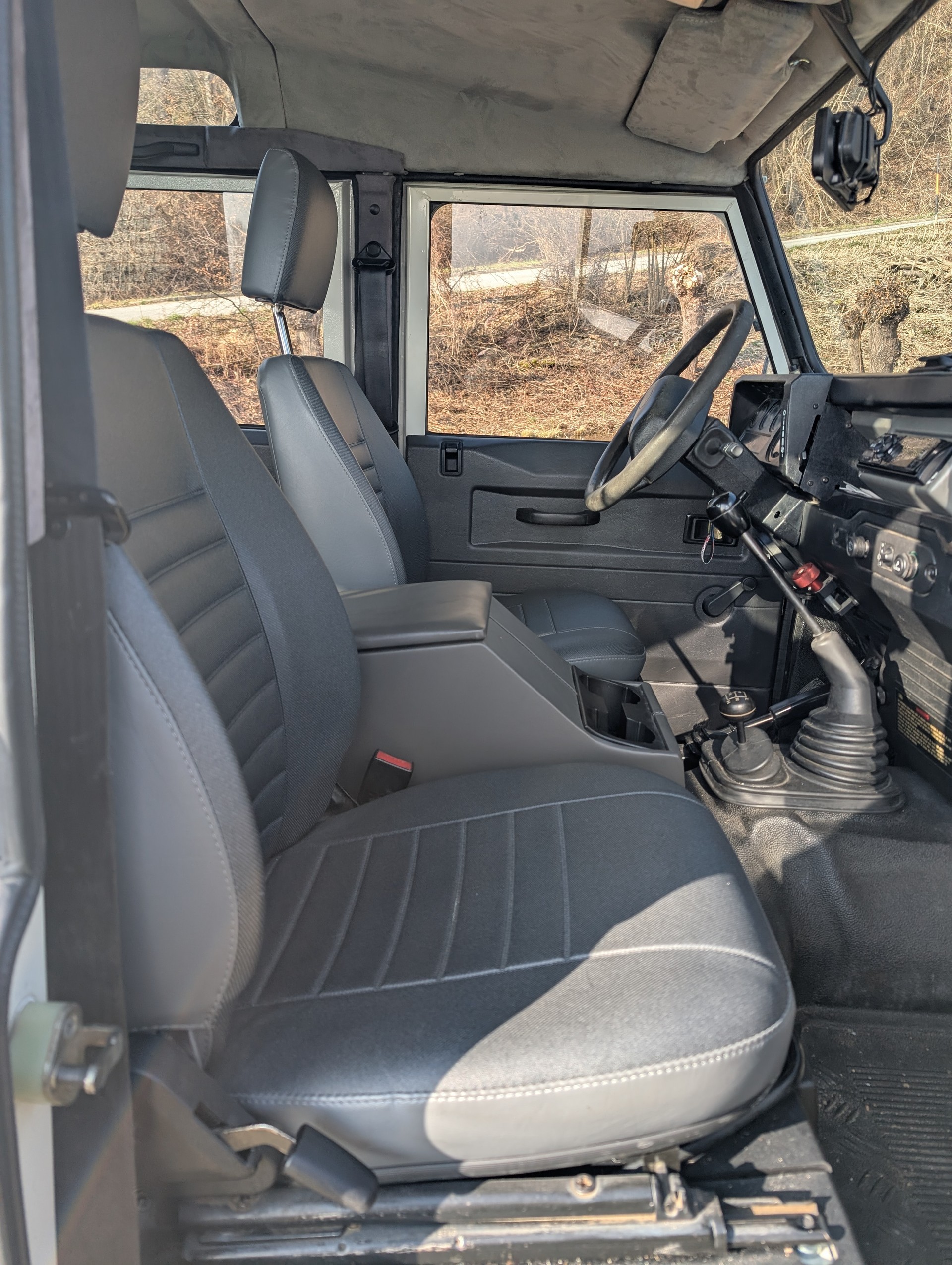 LAND ROVER Defender 110 SW 2.5 Td5-image-8