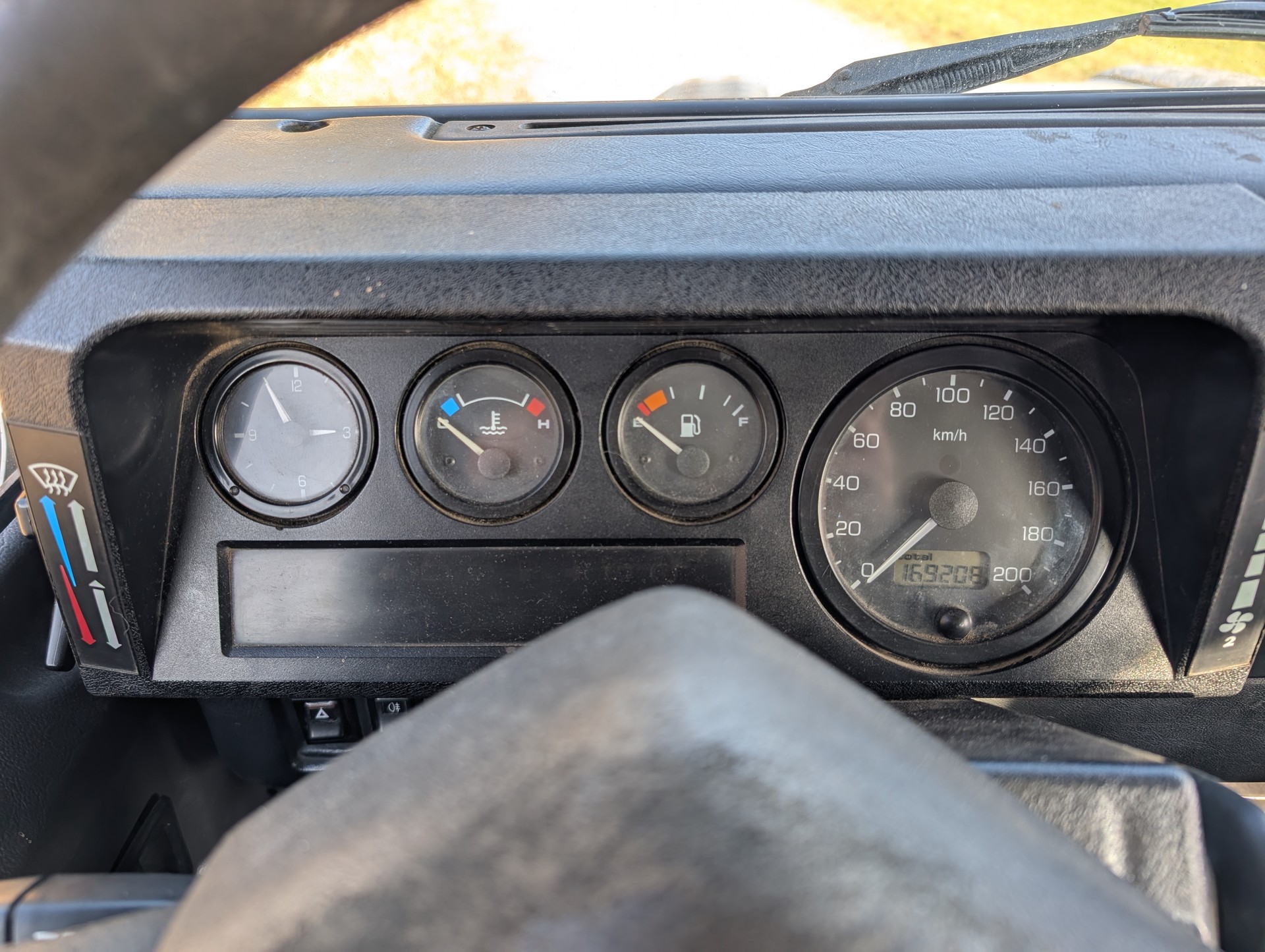 LAND ROVER Defender 110 SW 2.5 Td5-image-6