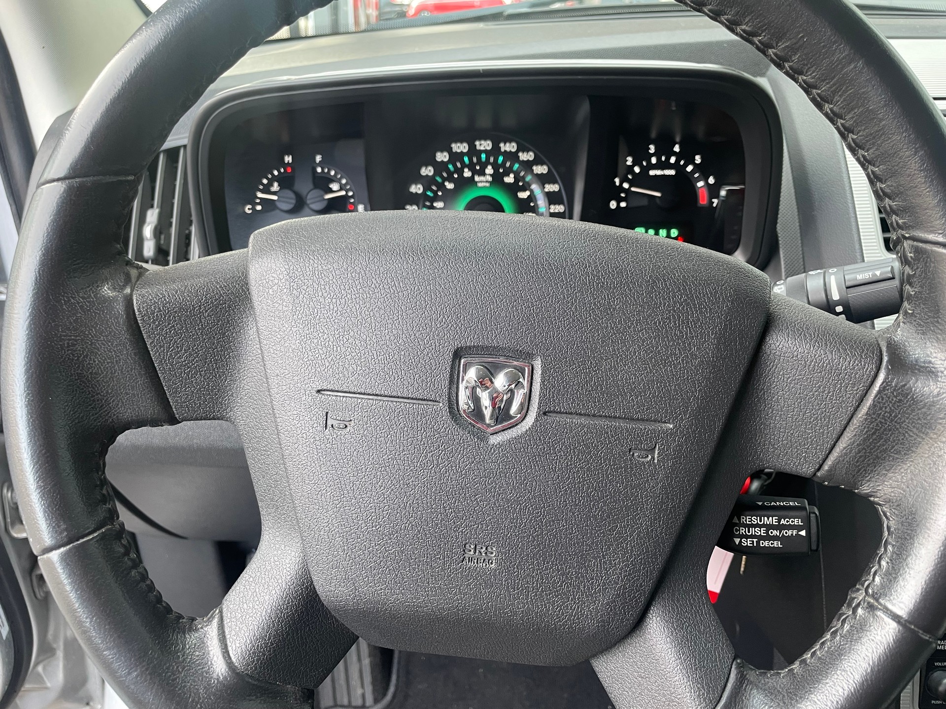 DODGE Journey 2.7 V6 E85 SXT Automatic-image-12