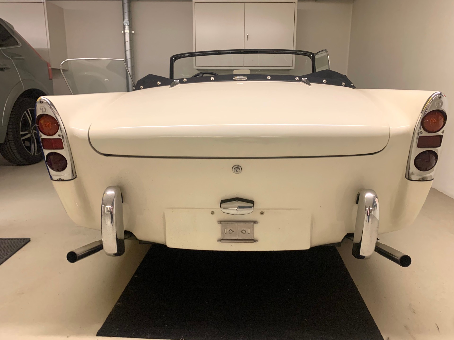 DAIMLER SP 250-image-10