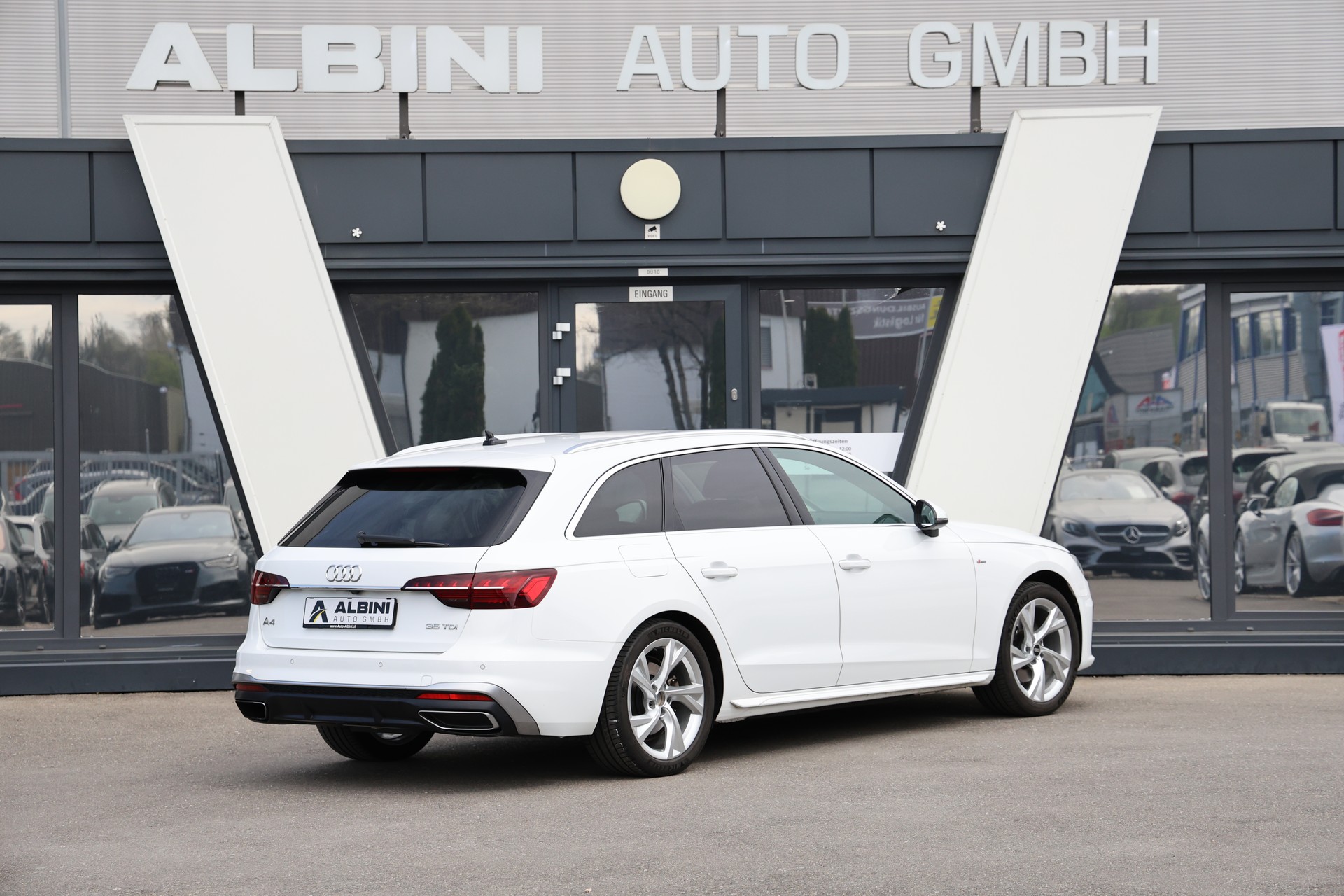 AUDI A4 Avant 35 TDI S-Line S-tronic-image-2