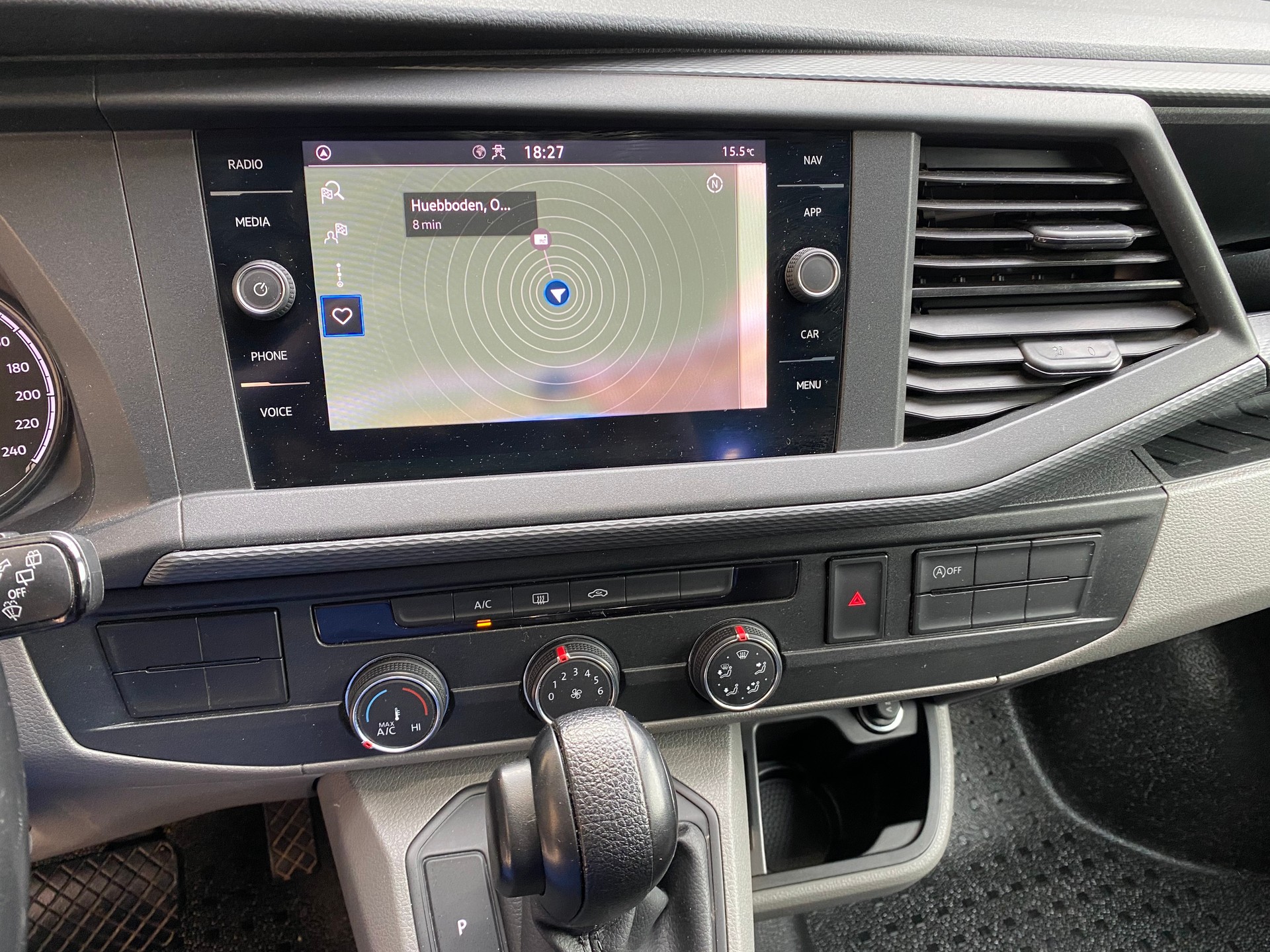 VW T6.1 2.0 TDI 4Motion DSG-image-3