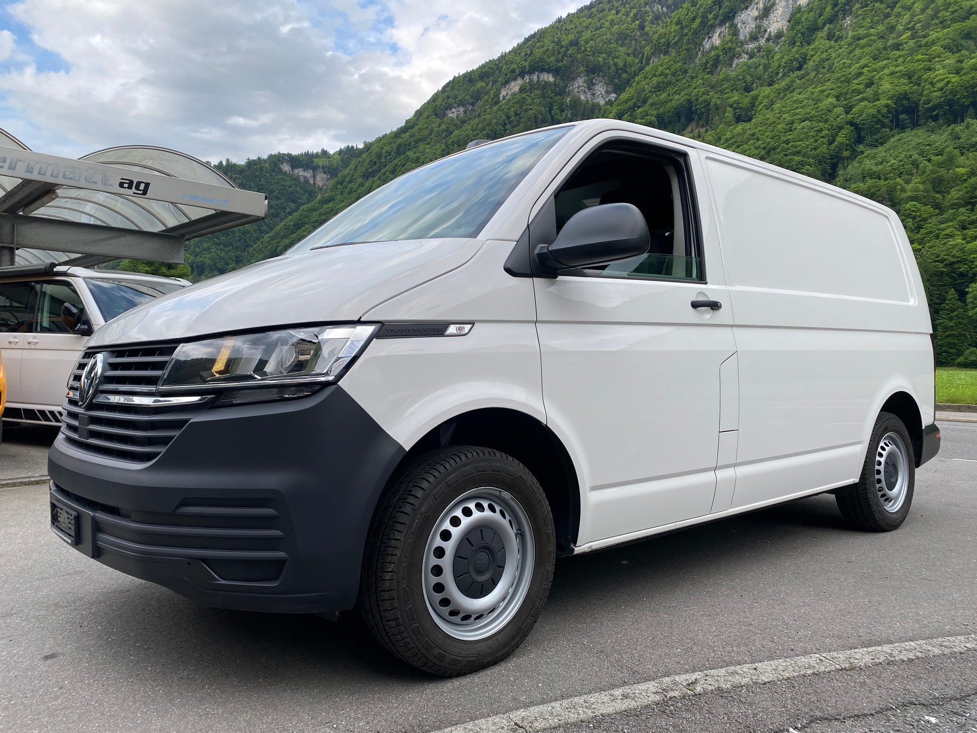 VW T6.1 2.0 TDI 4Motion DSG-image-1
