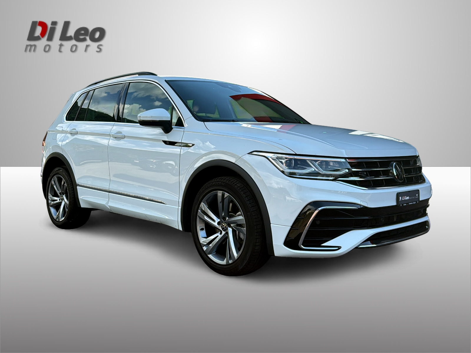 VW Tiguan 2.0TSI R-Line 4Motion DSG-image-2