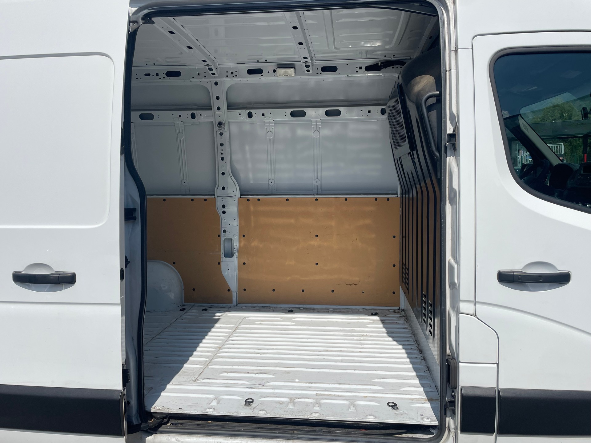 NISSAN NV400 F35.15 L2H2 FWD Comfort-image-9