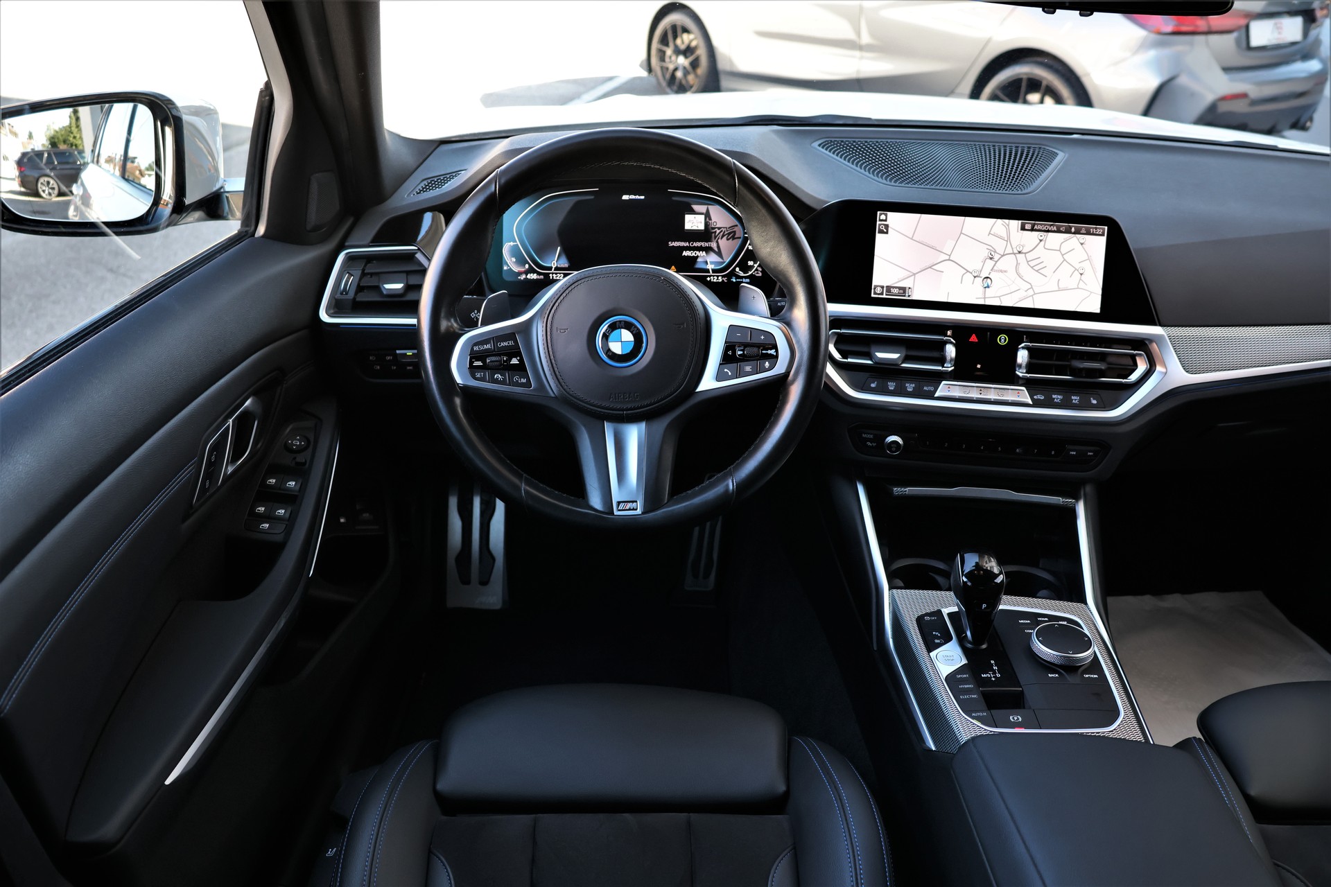 BMW 320e xDrive Touring M Sport Steptronic (CH) + 1500KG AHK-image-11