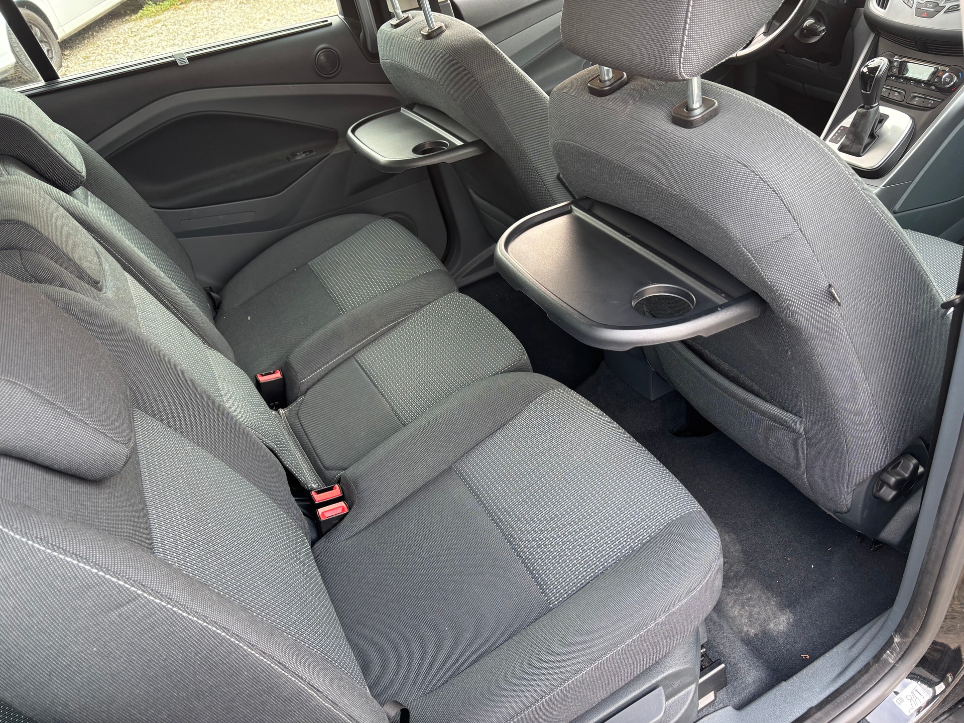FORD Grand C-MAX-image-10