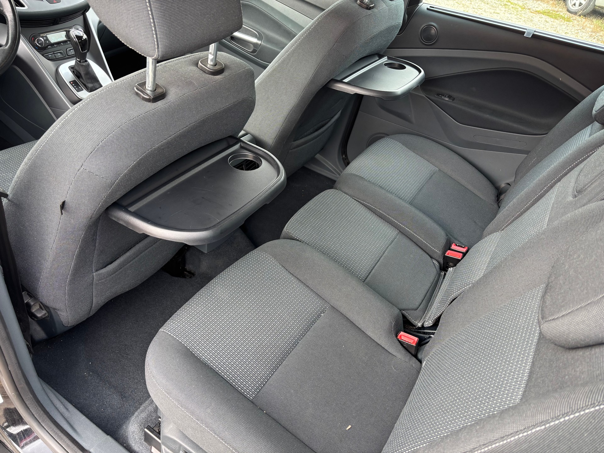 FORD Grand C-MAX-image-11