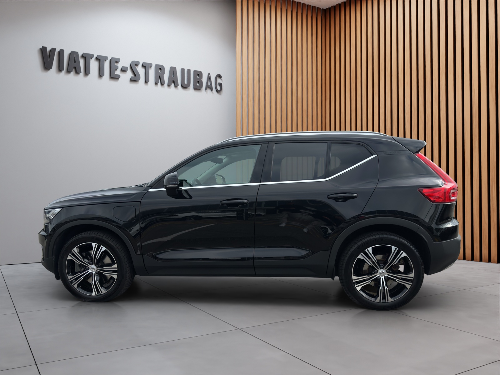 VOLVO XC40 1.5 T5 PiH Inscription-image-3