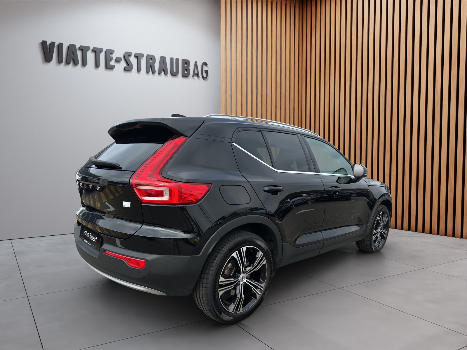 VOLVO XC40 1.5 T5 PiH Inscription-image-4
