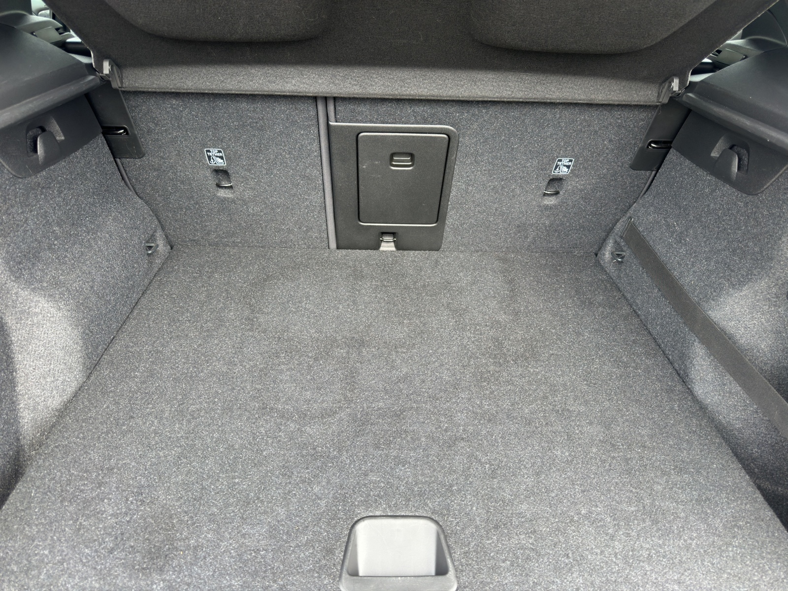 VOLVO XC40 1.5 T5 PiH Inscription-image-18
