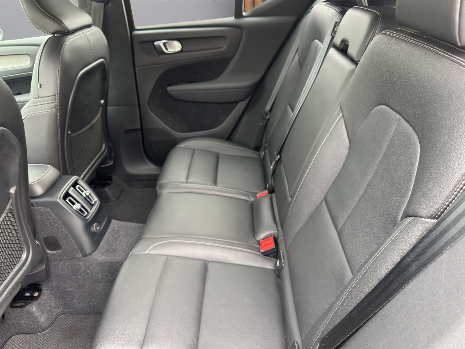 VOLVO XC40 1.5 T5 PiH Inscription-image-9