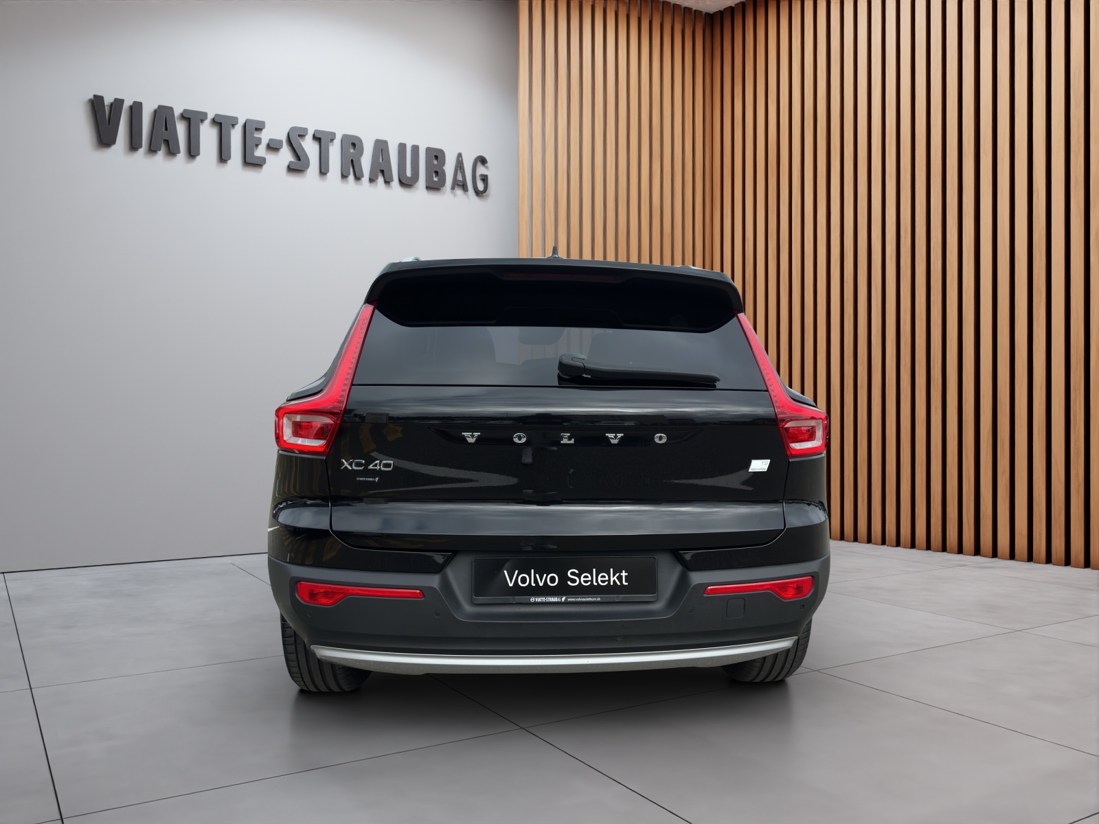 VOLVO XC40 1.5 T5 PiH Inscription-image-1
