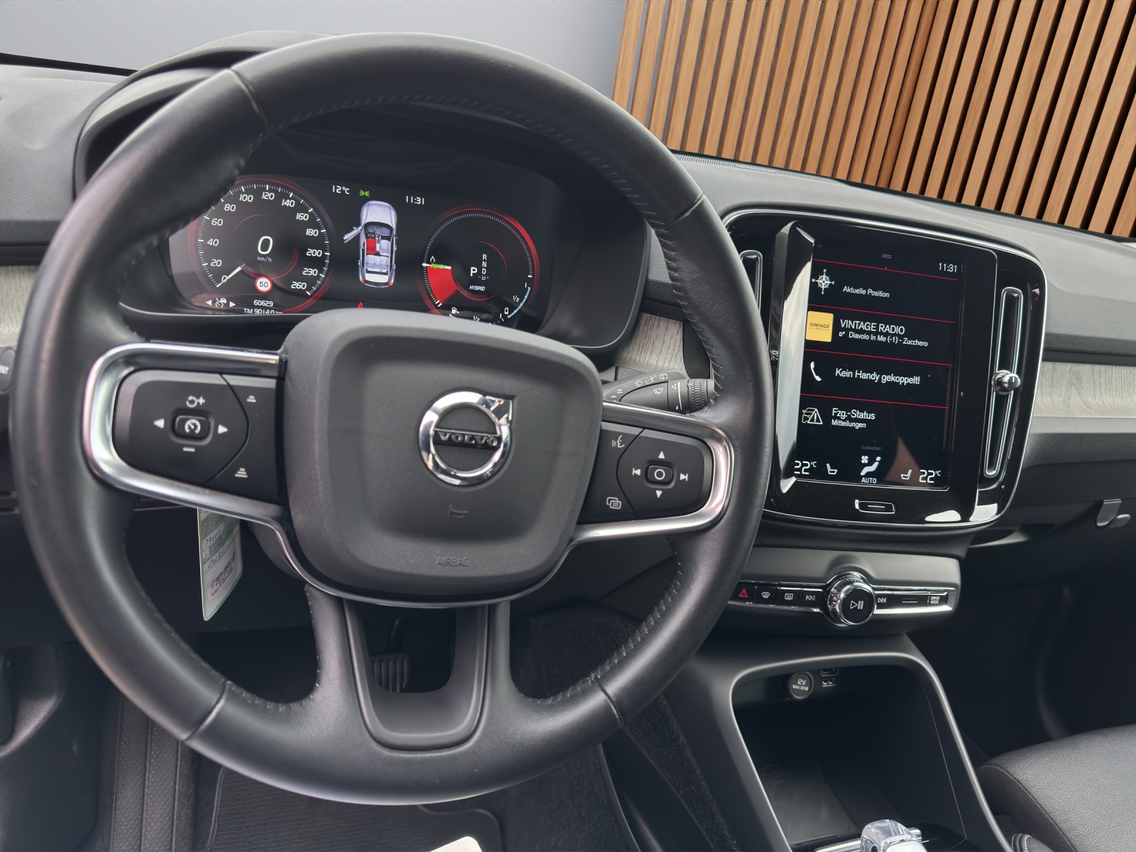 VOLVO XC40 1.5 T5 PiH Inscription-image-10