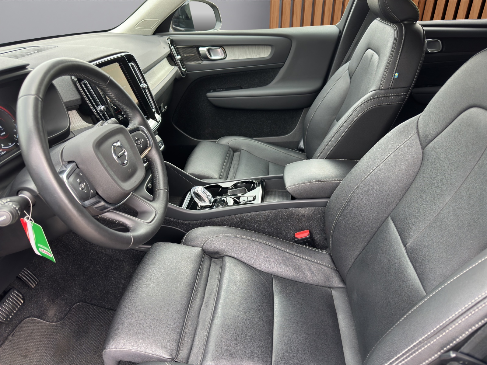 VOLVO XC40 1.5 T5 PiH Inscription-image-8