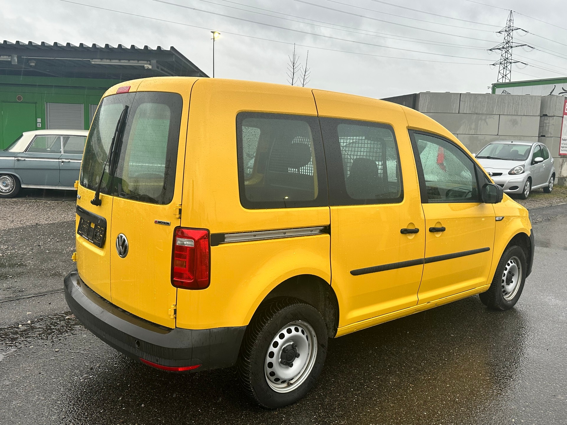 VW Caddy 2.0TDI 4Motion BlueMotion Technology-image-13