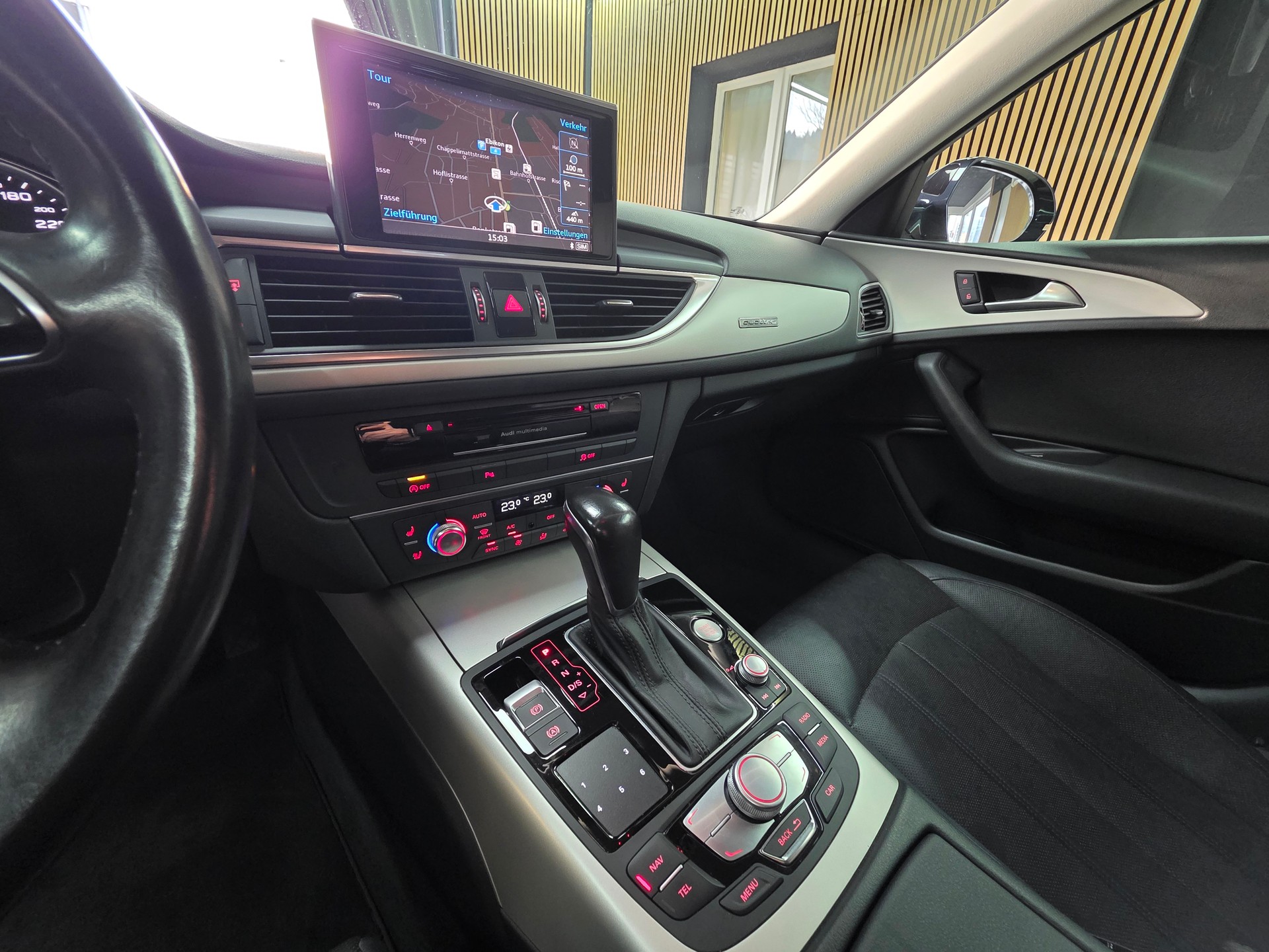 AUDI A6 Avant 3.0 TDI V6 quattro S-tronic Facelift-image-12