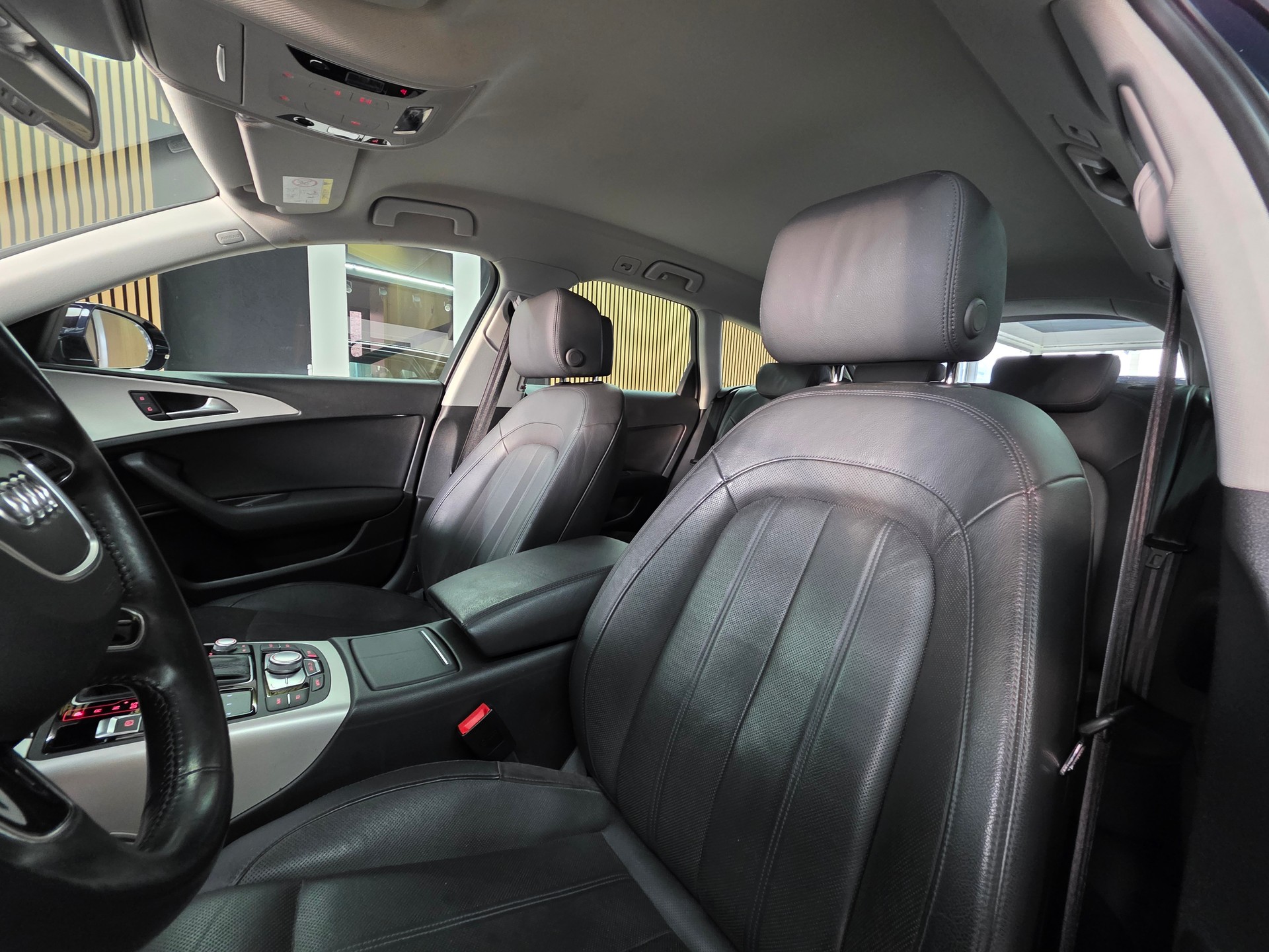 AUDI A6 Avant 3.0 TDI V6 quattro S-tronic Facelift-image-9