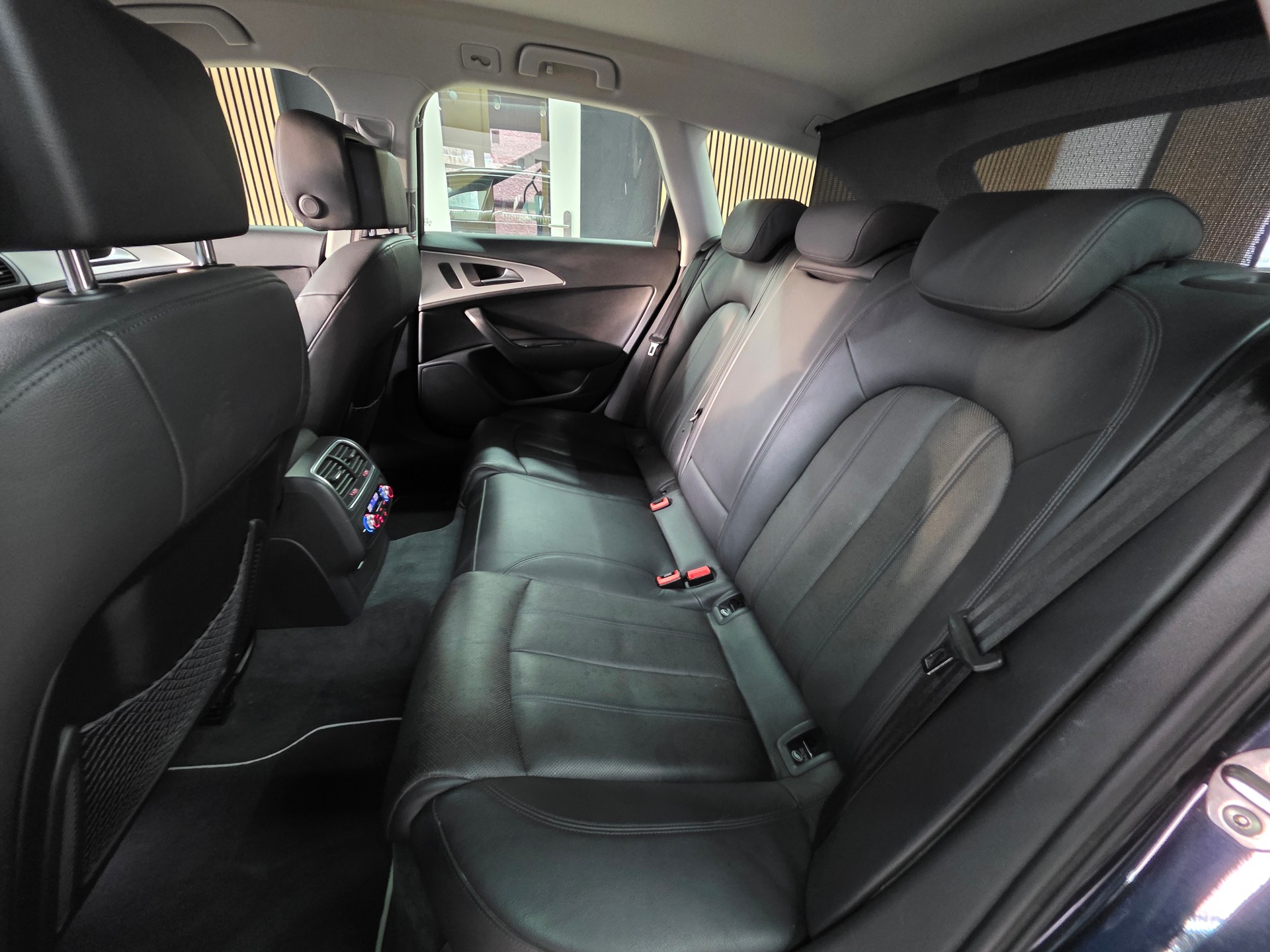 AUDI A6 Avant 3.0 TDI V6 quattro S-tronic Facelift-image-15