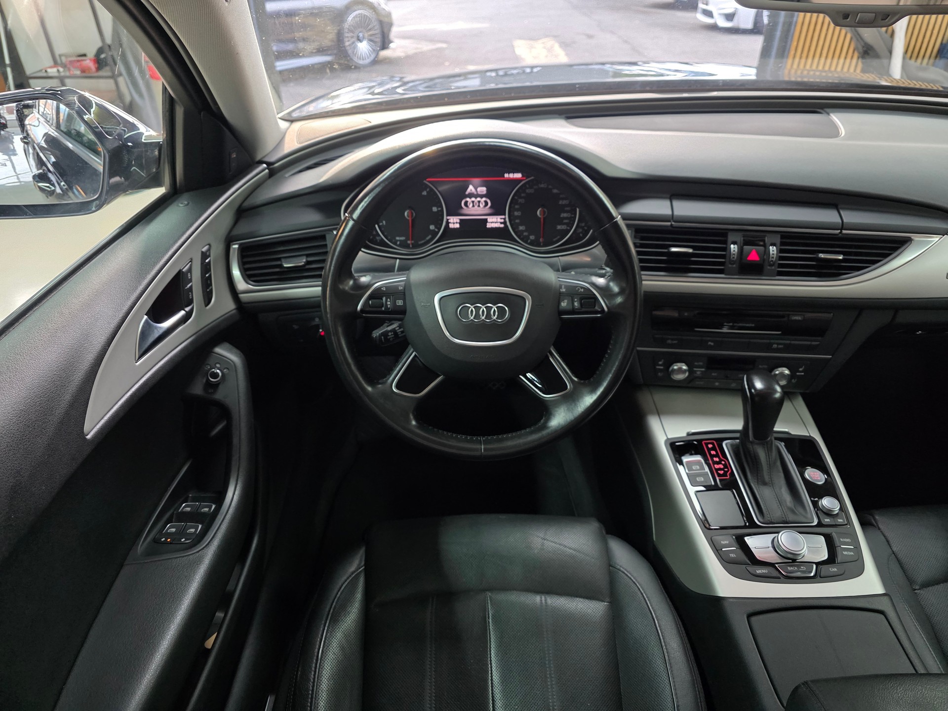 AUDI A6 Avant 3.0 TDI V6 quattro S-tronic Facelift-image-10